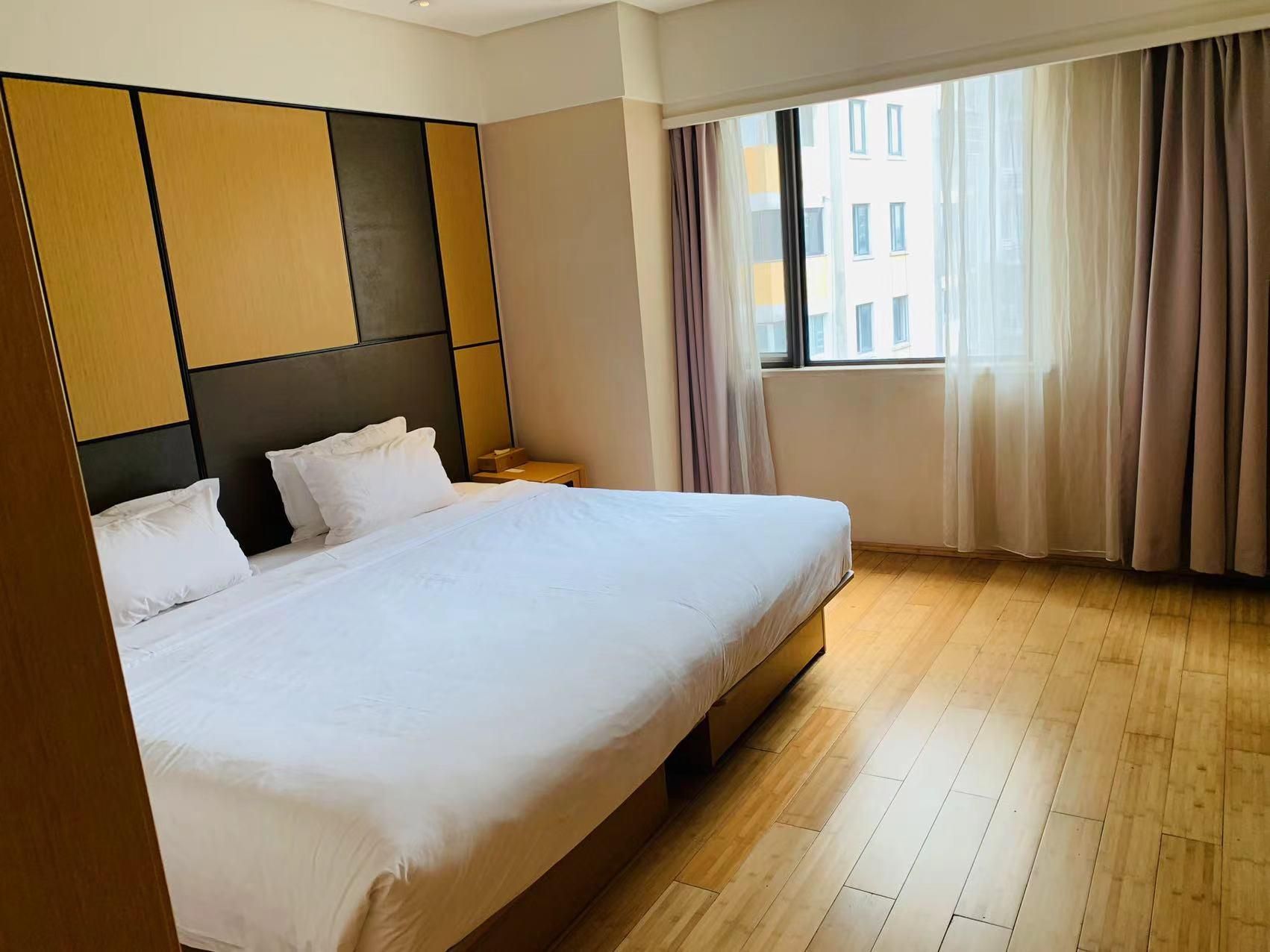 Business Queen Bed Room