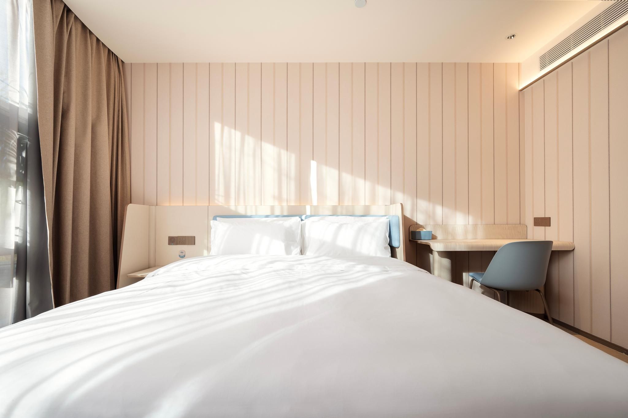 Business Queen Bed Room