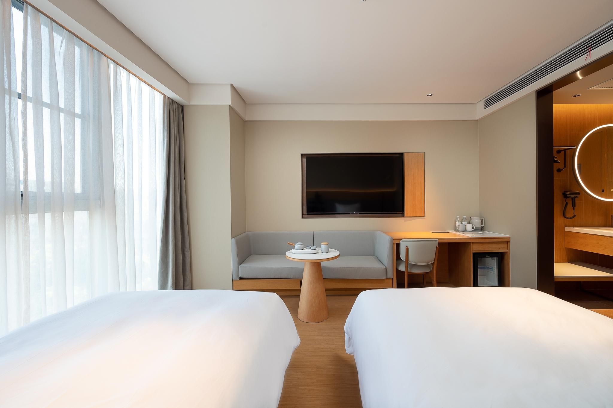 Huazhu - Business Twin Room