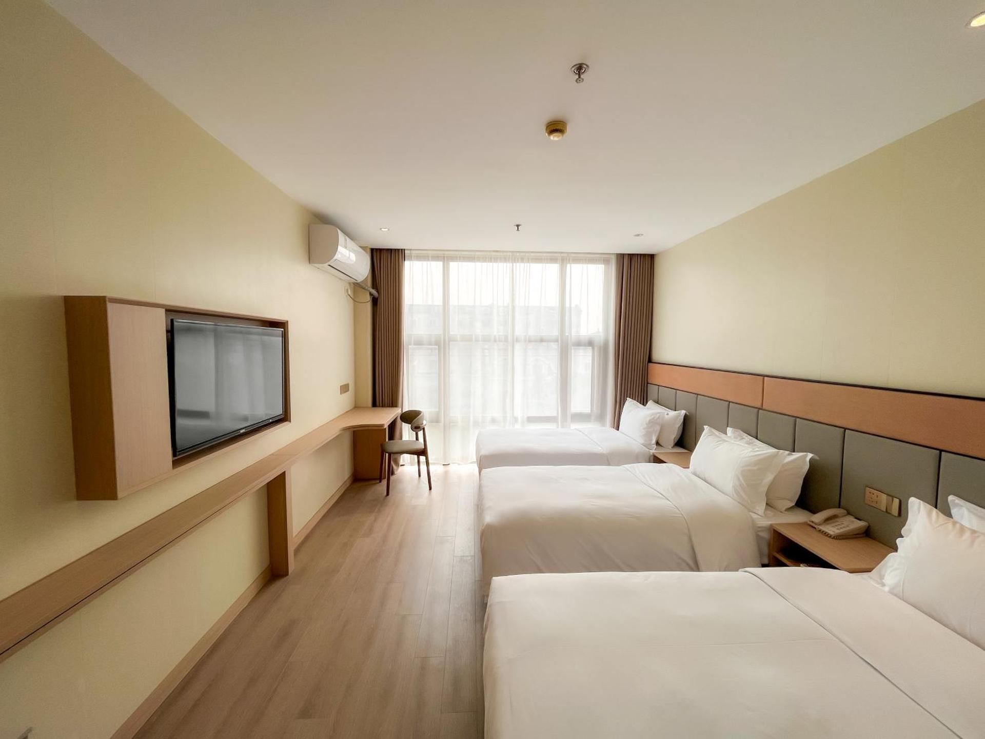 Triple Bed Room