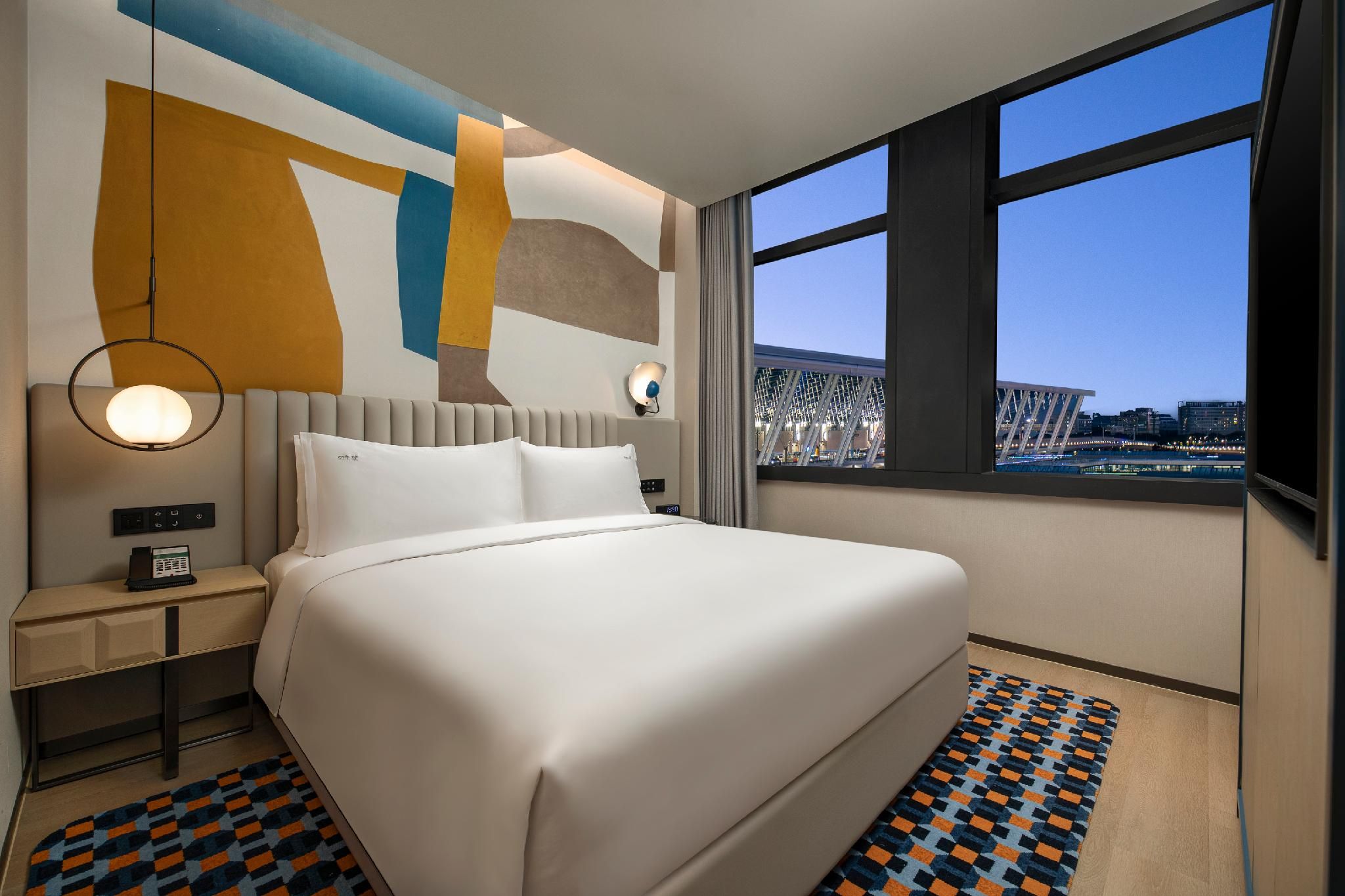 1 King Suite