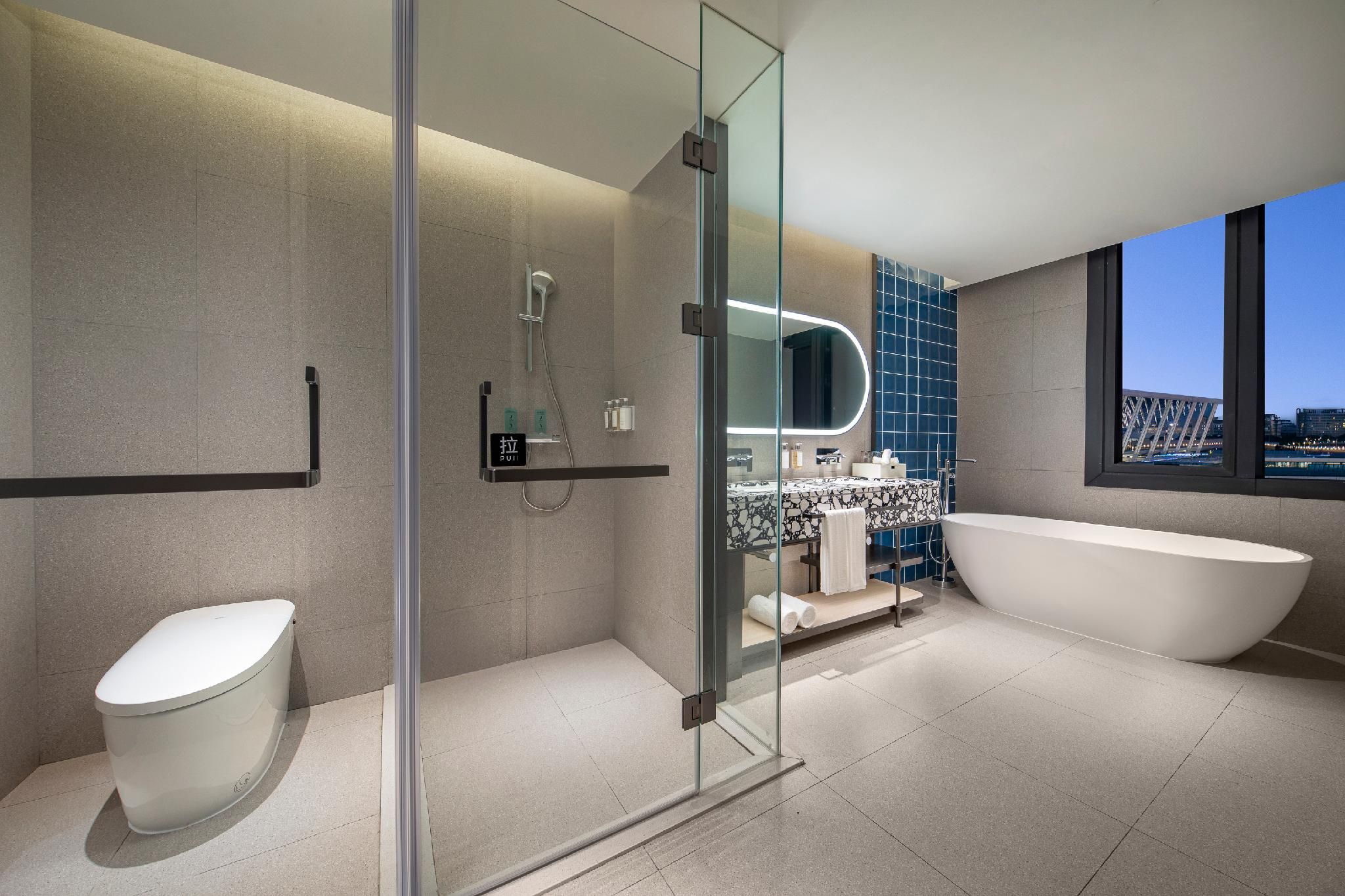 1 King Suite
