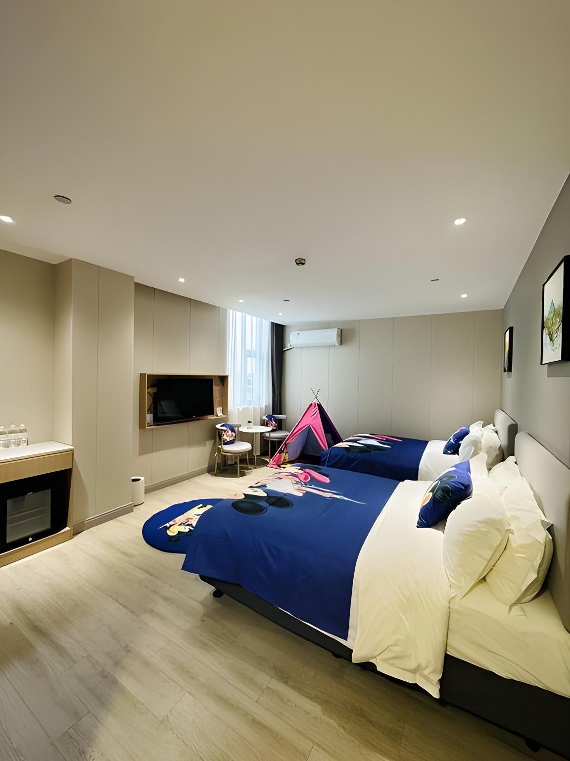 Family Themed Room