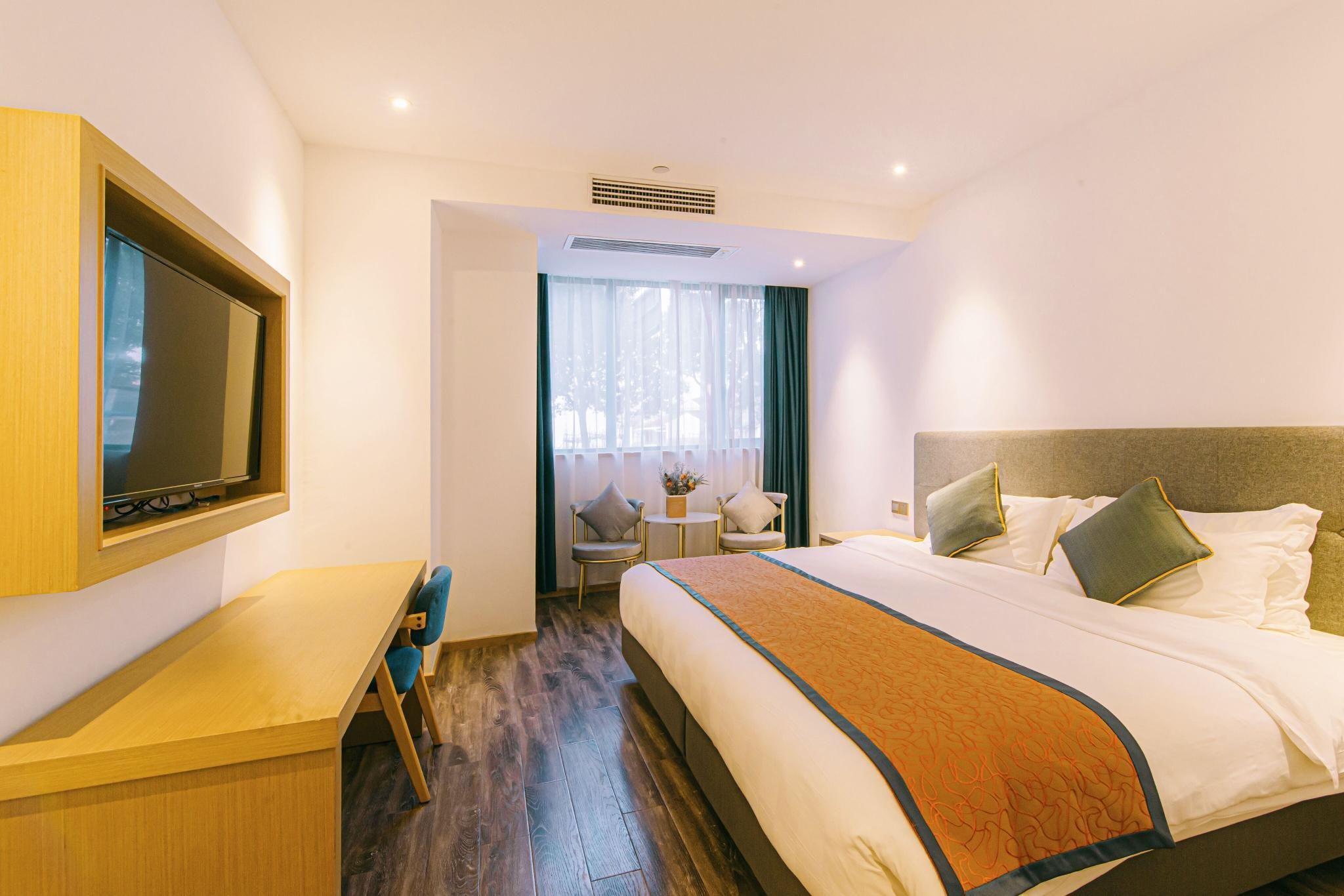 Standard Queen Bed Room