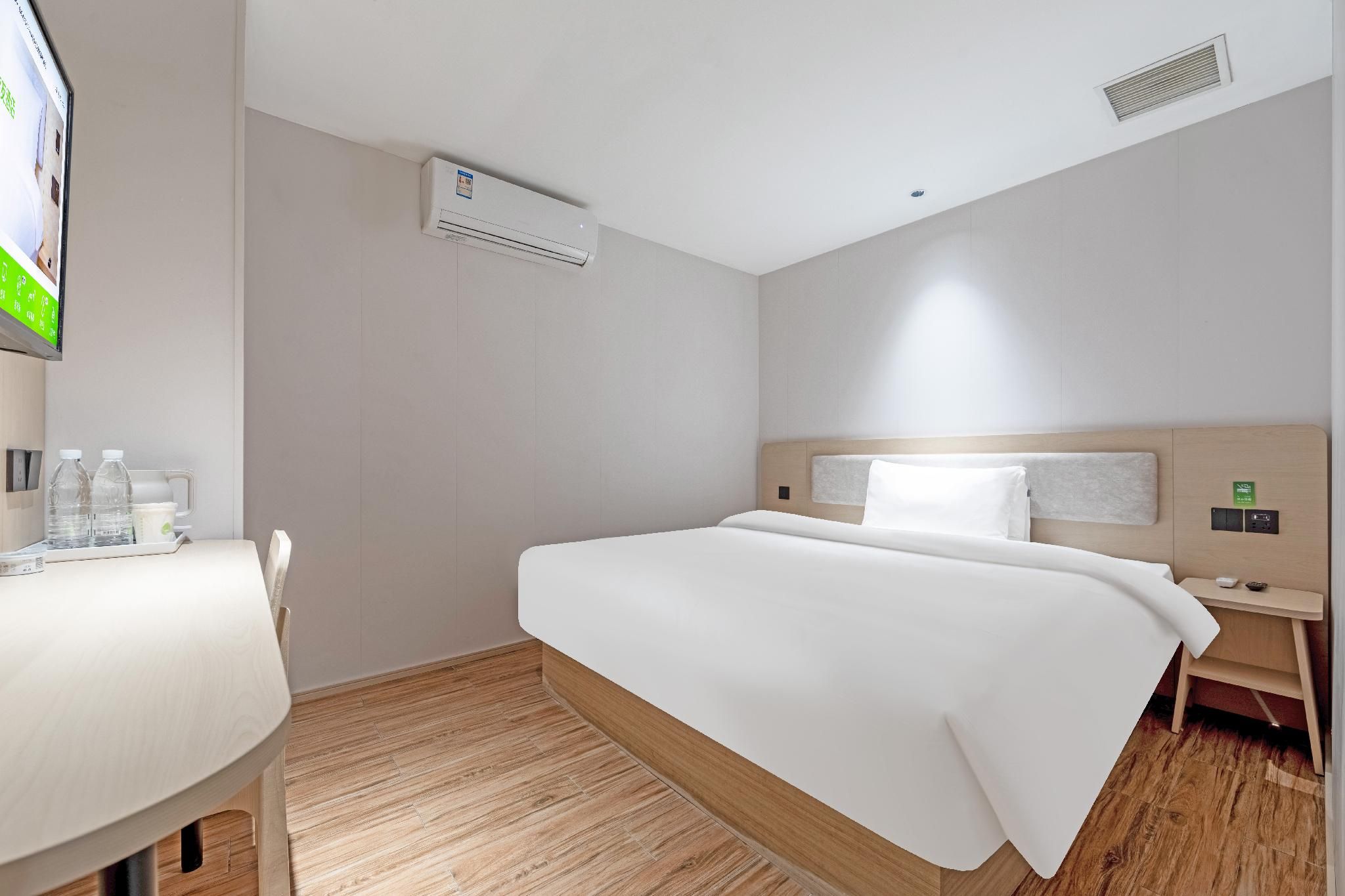 Queen Room A
