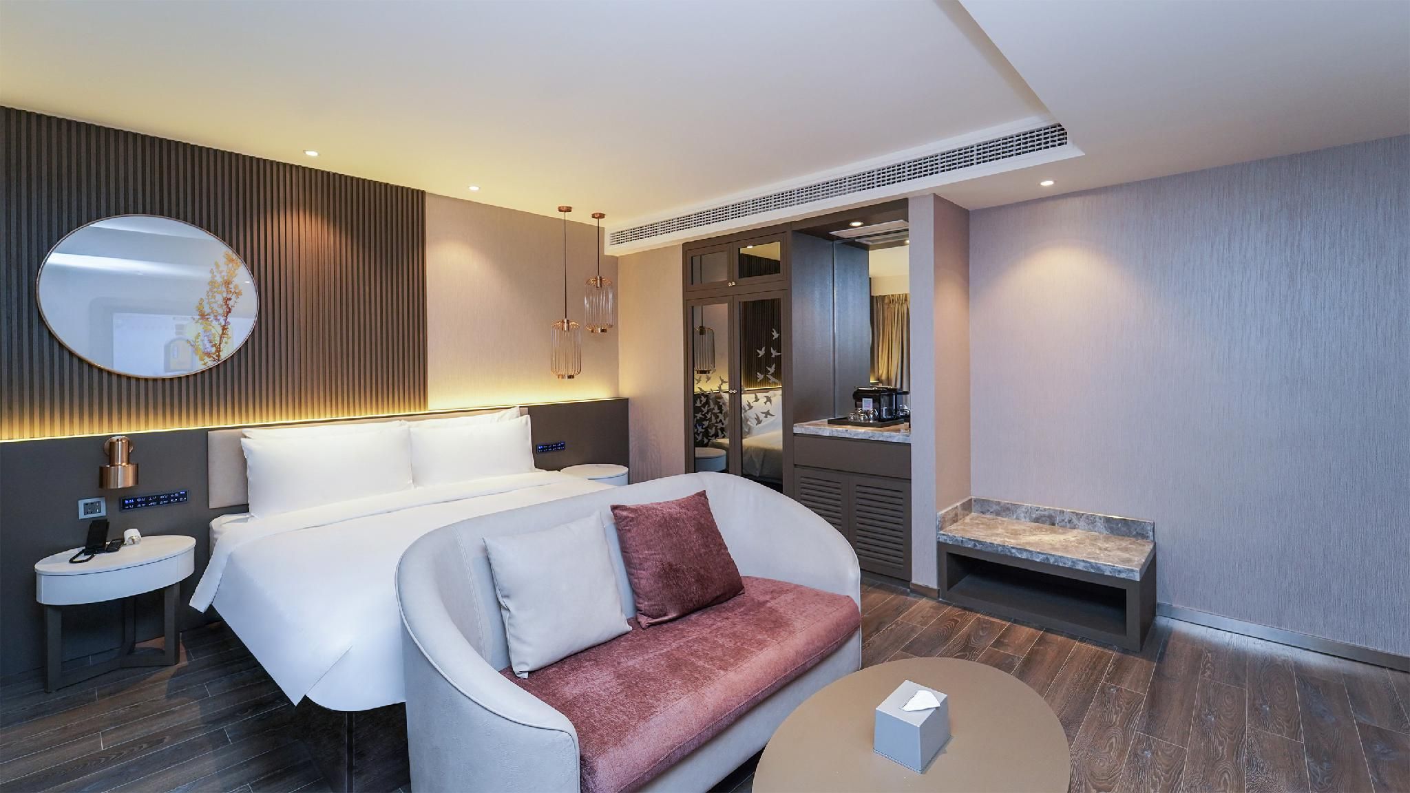Huazhu - Deluxe Bed Room