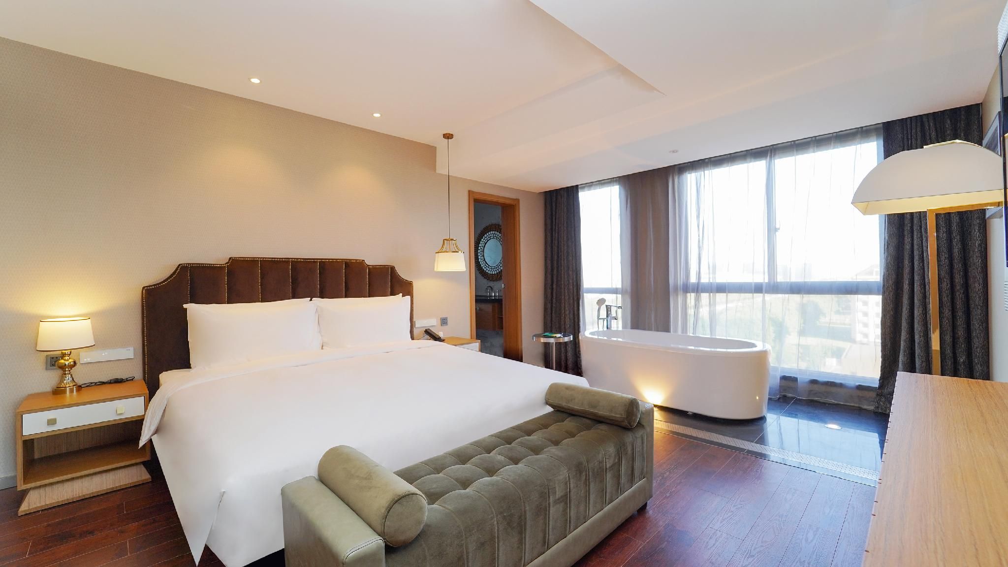 Huazhu - Executive Suite
