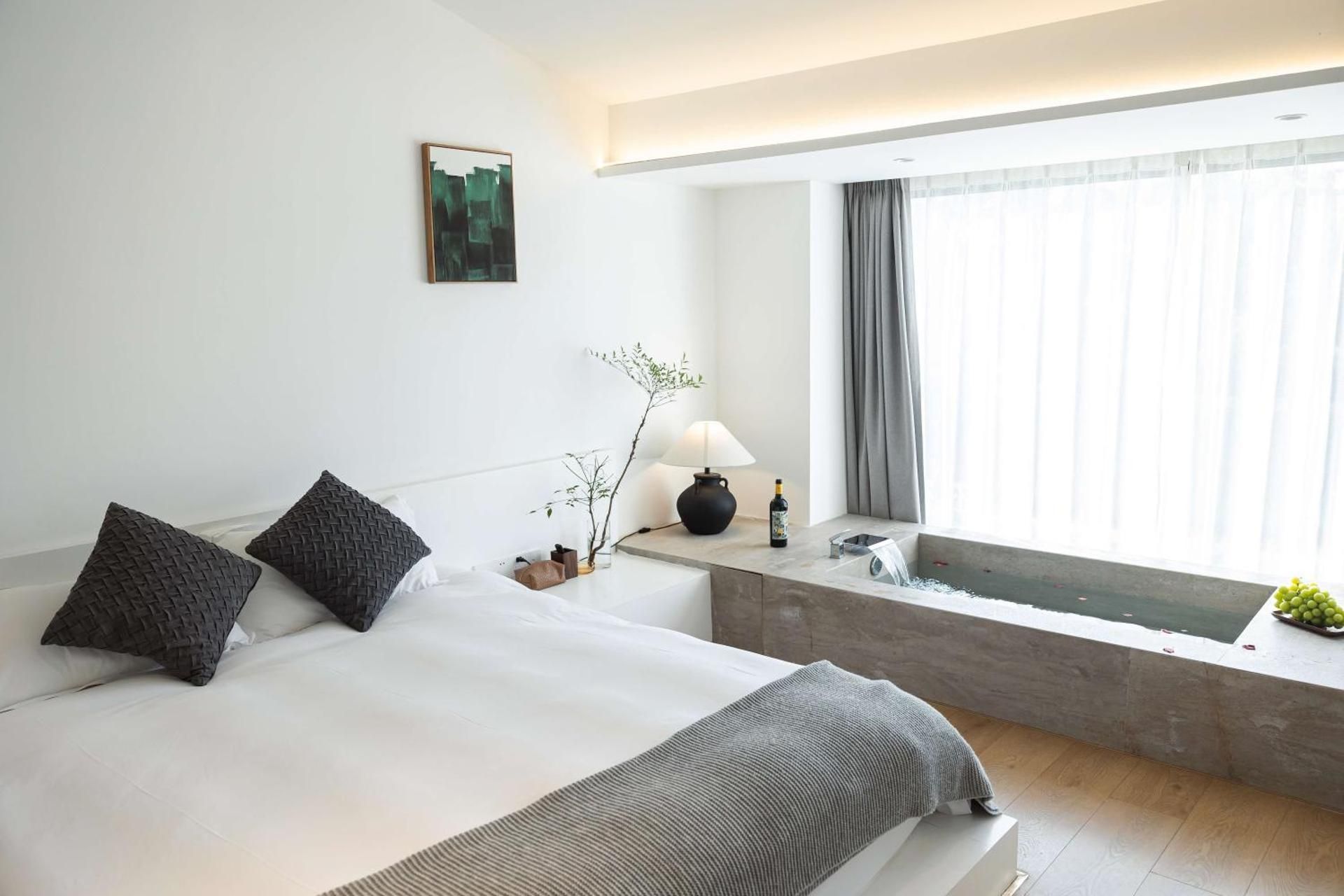 Standard Double Suite