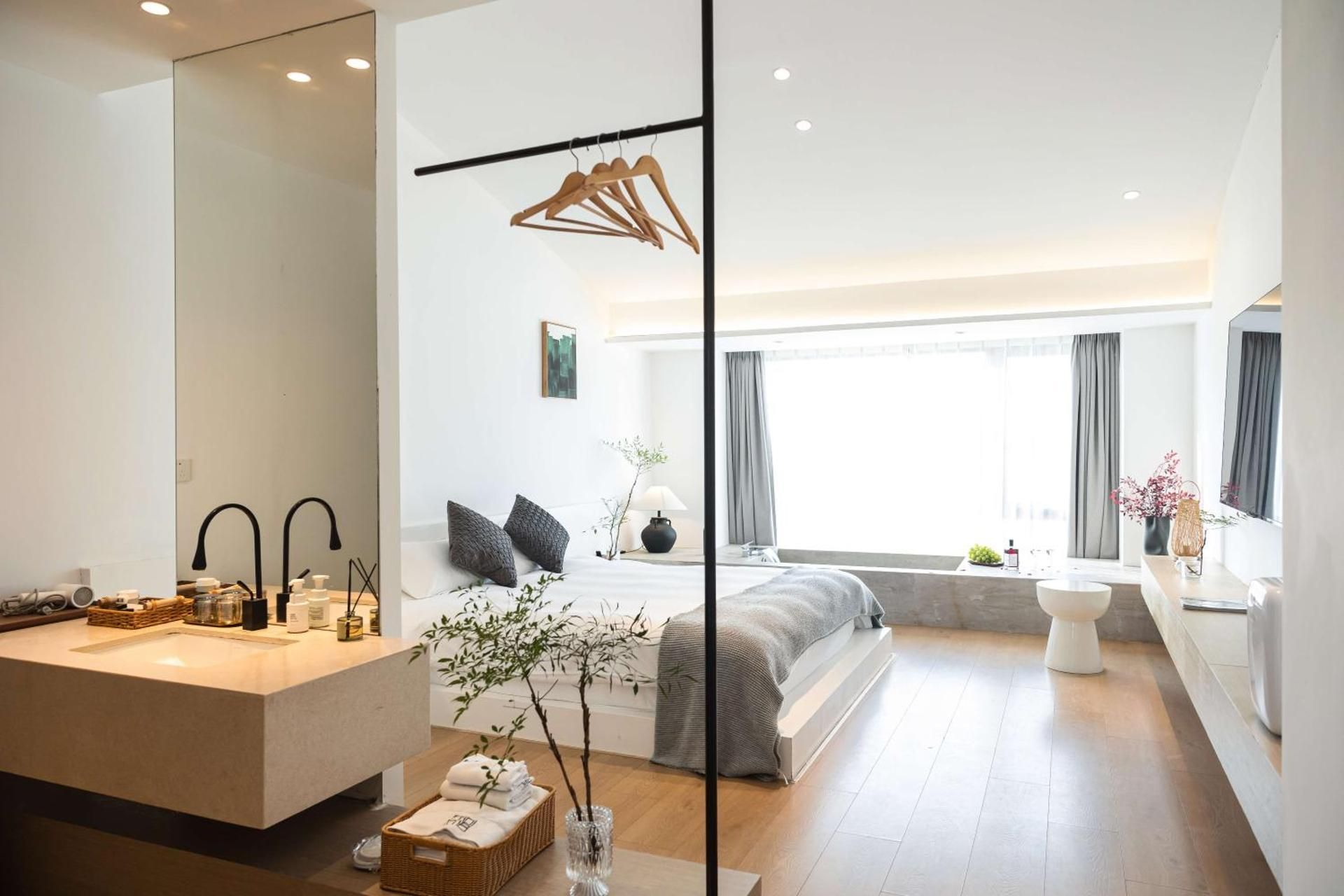 Standard Double Suite