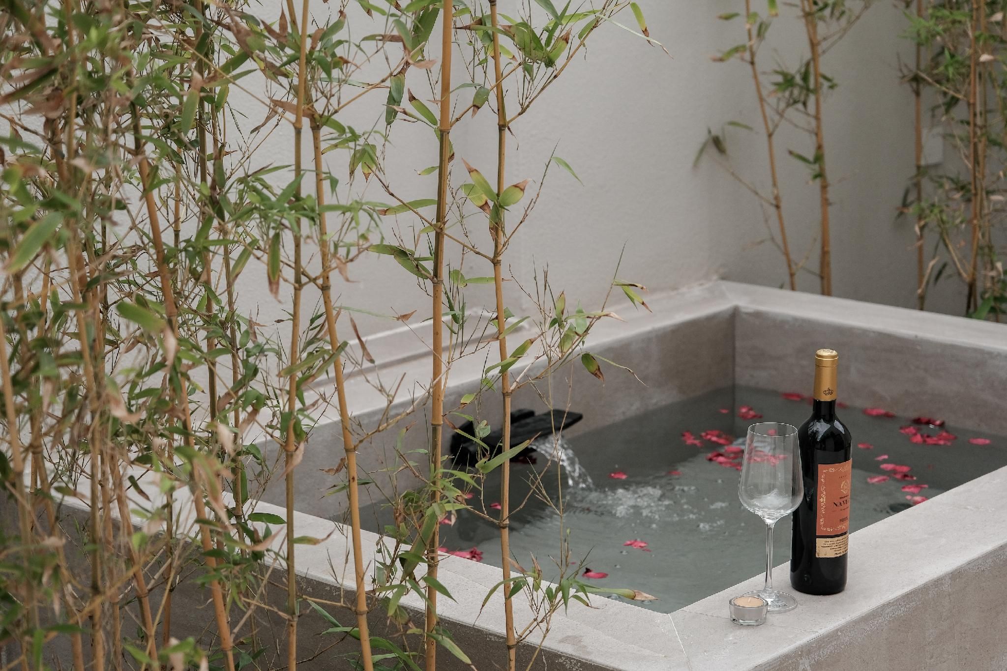  Grand One Bedroom, Forest View Villa with Private Pool 