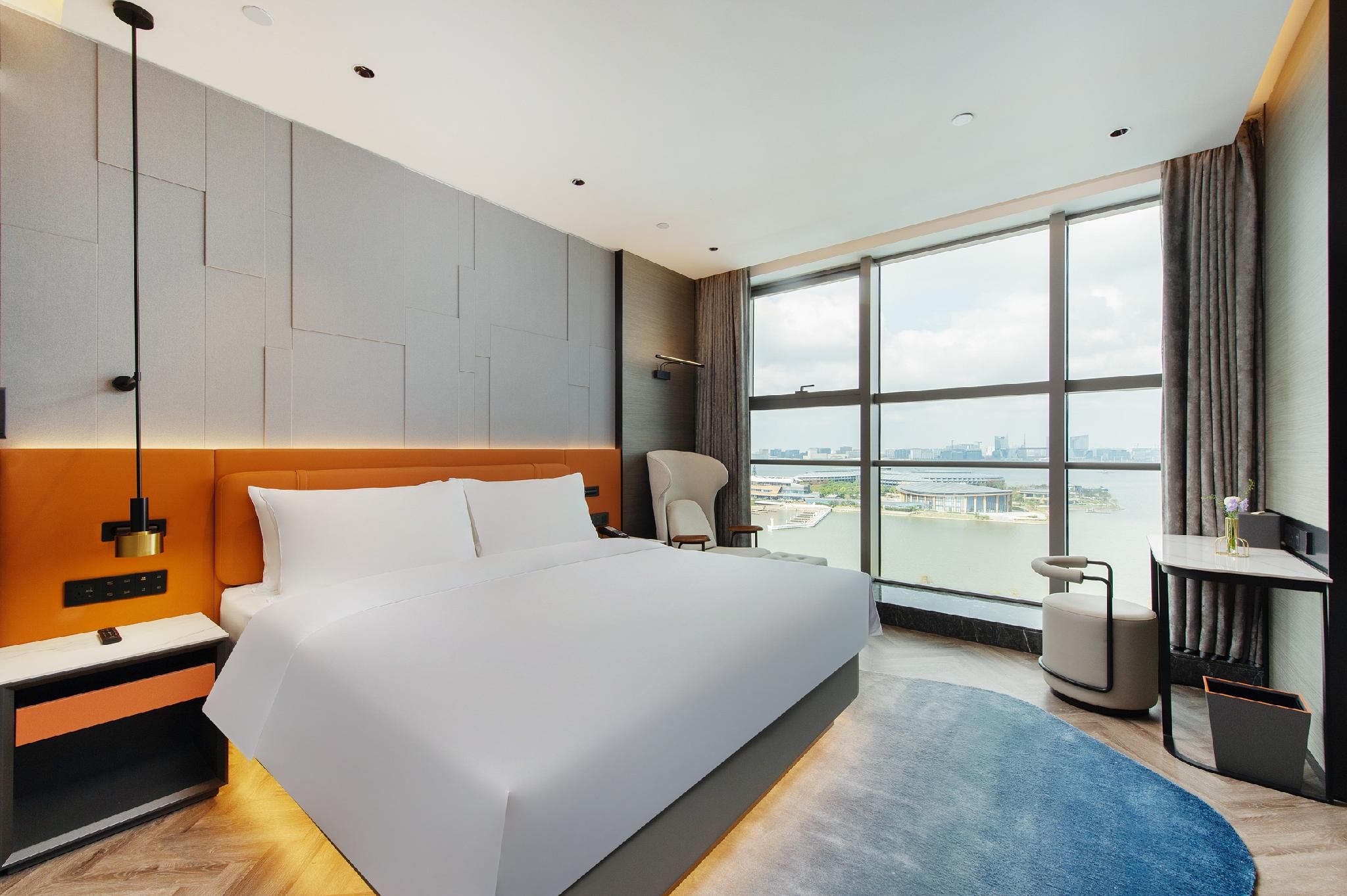 Deluxe Room with One King-size Bed and Lake View