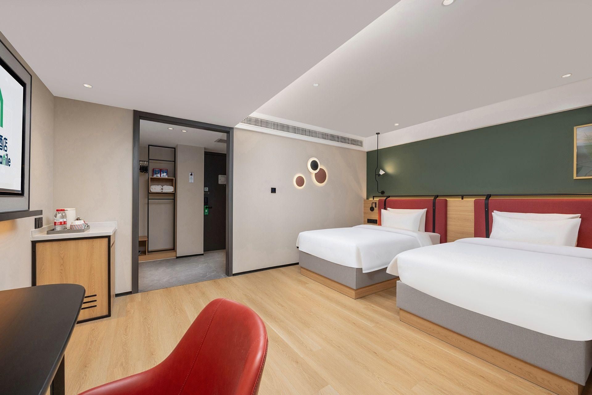 WH - Deluxe Room Twin