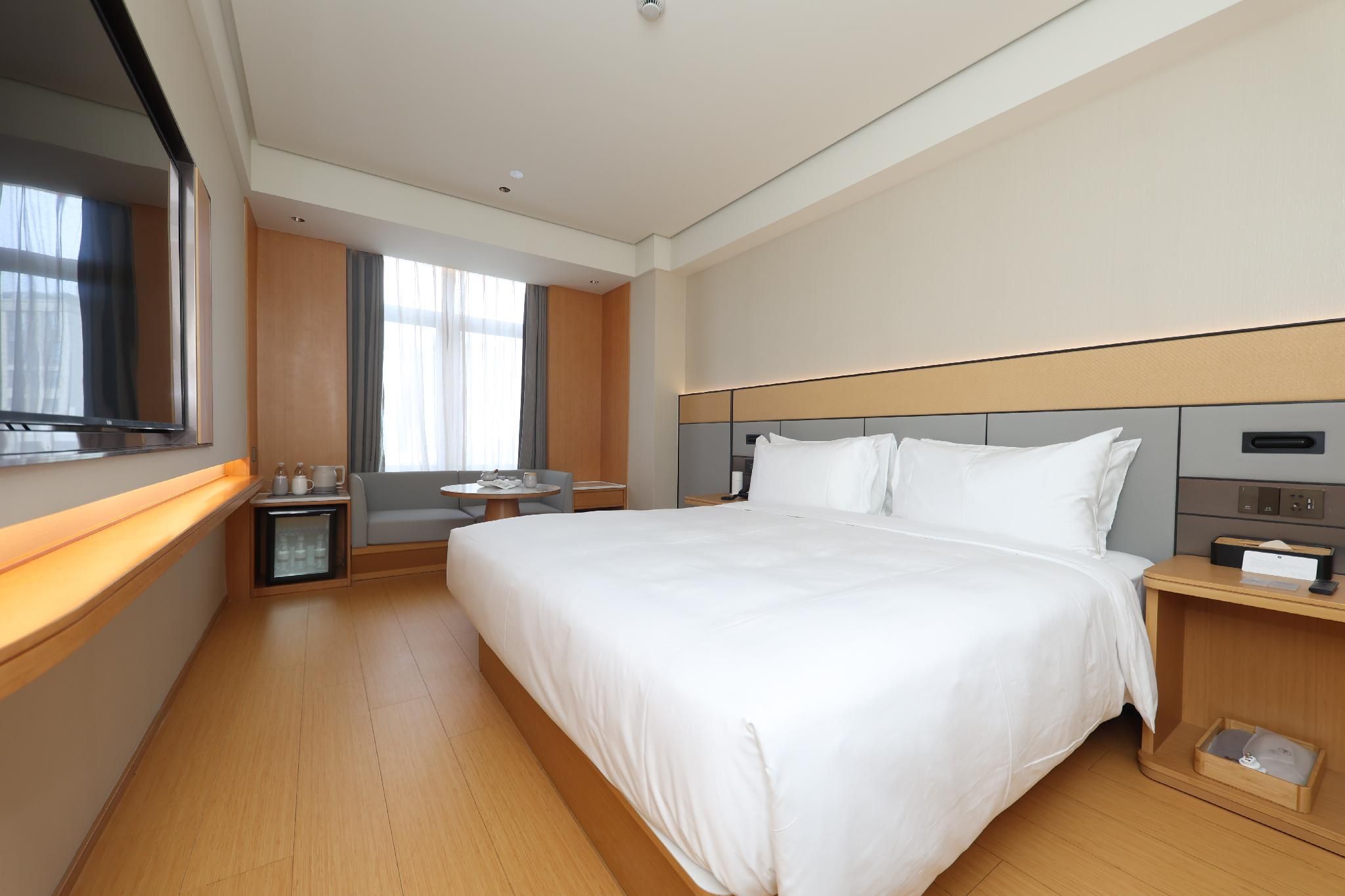 Business Queen Bed Room