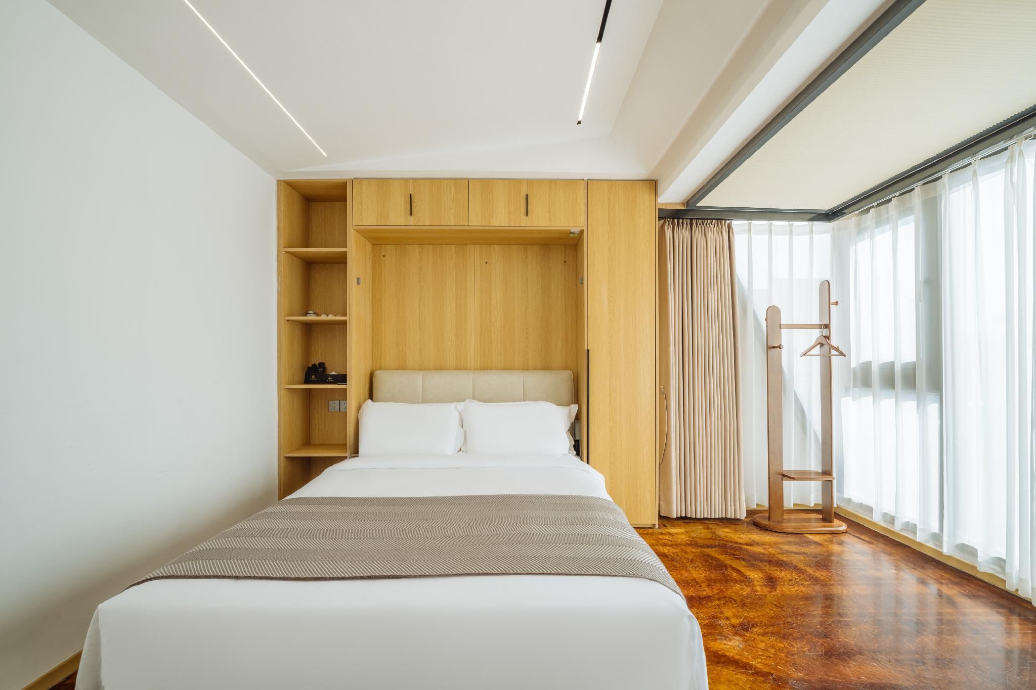 Leisure Queen Room