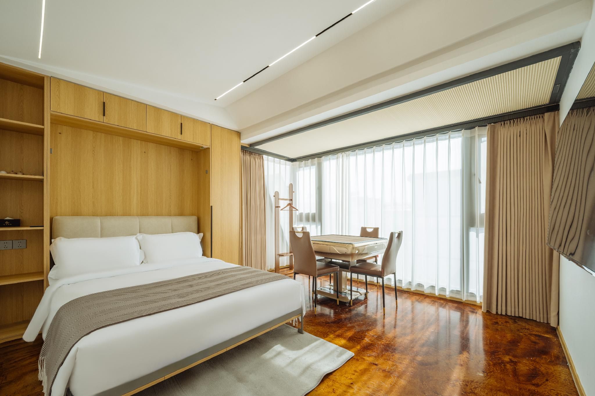 Leisure Queen Room
