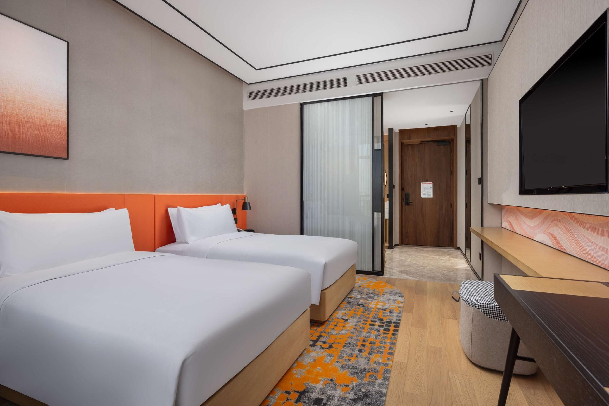 Twin guest room