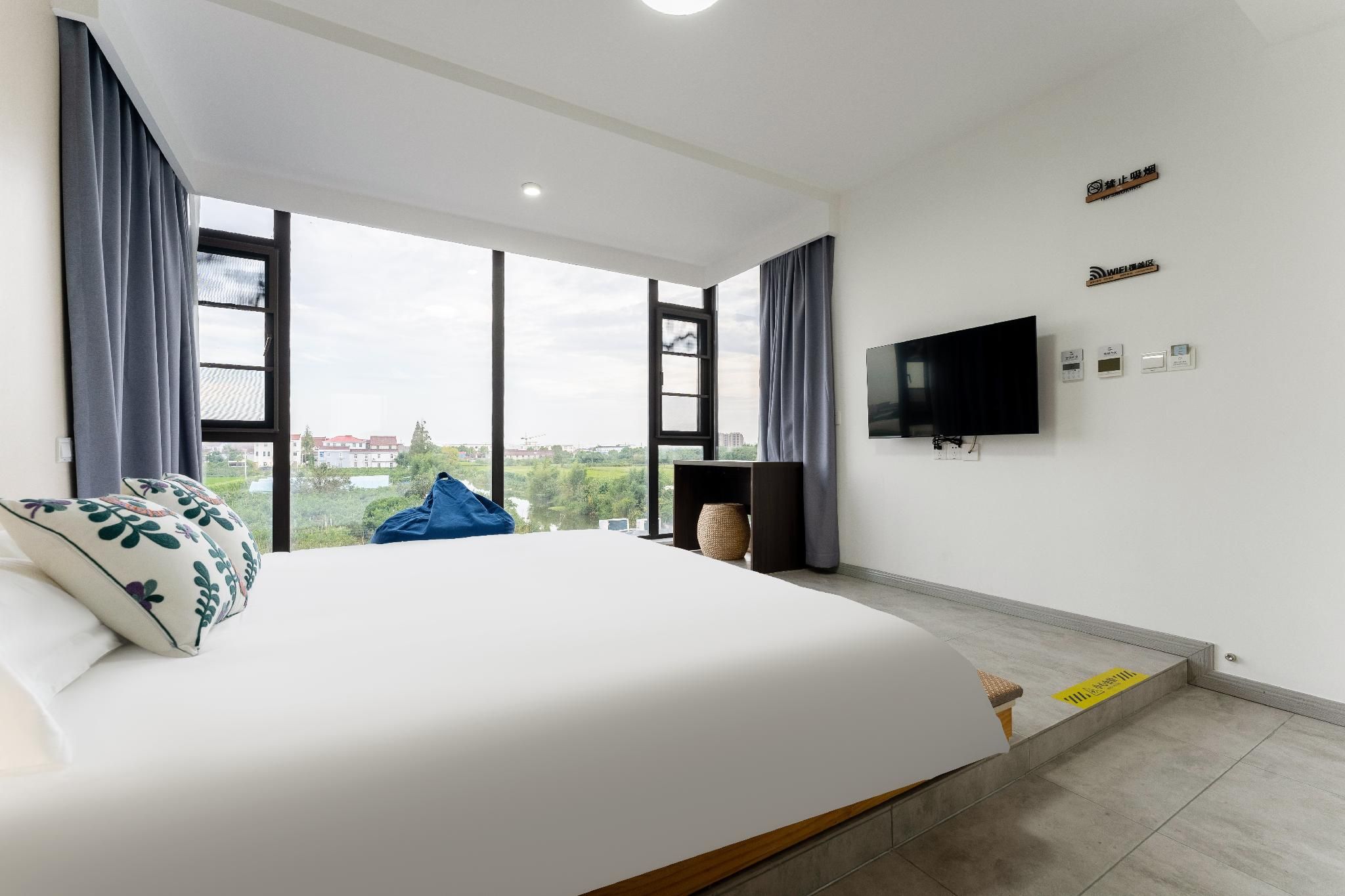 Queen Suite