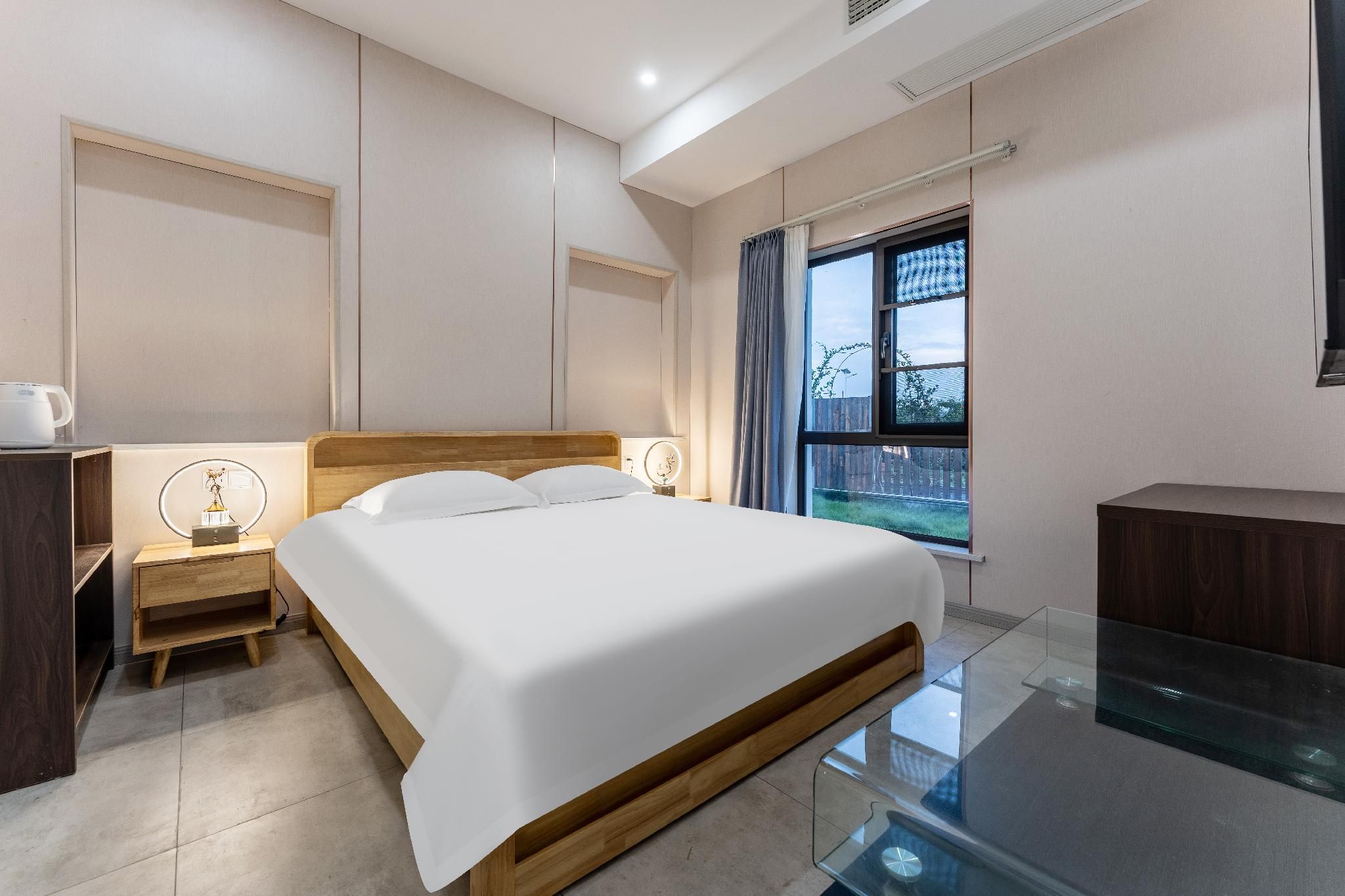 Queen Room with Air Conditioning