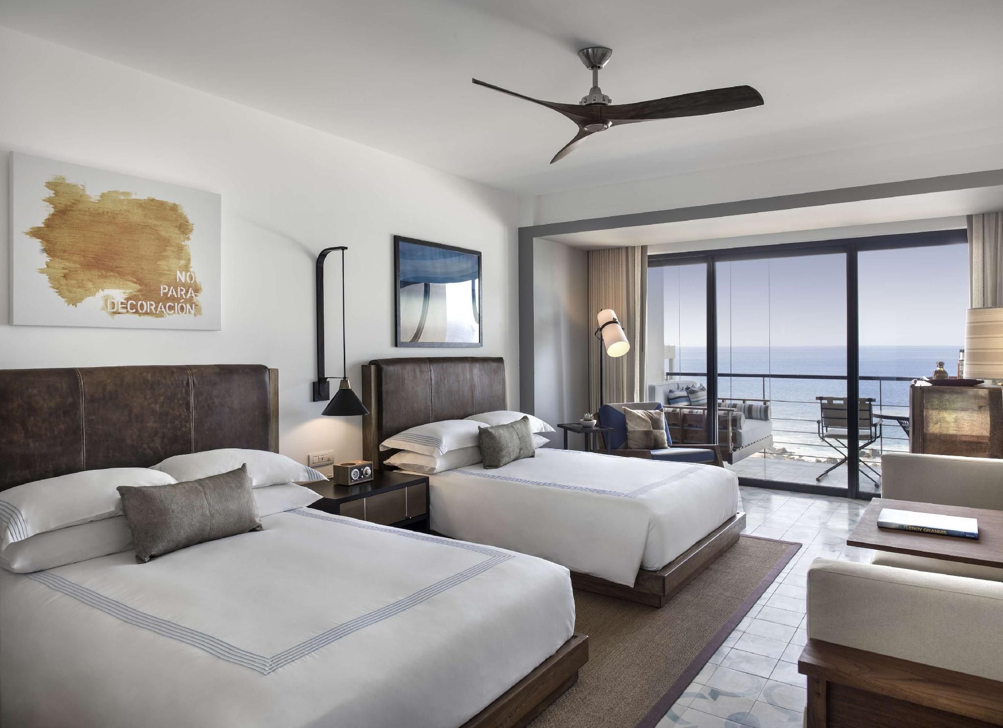 2 Queen Beds With Ocean View And Accessible Shower