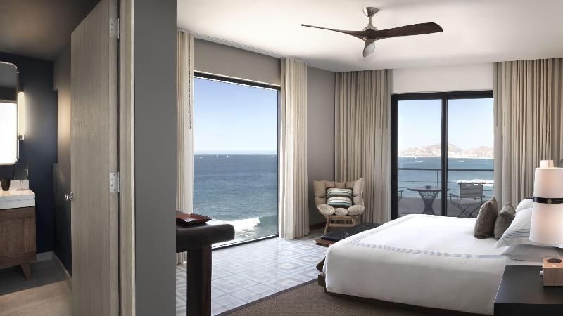 1 King Bed With Ocean View
