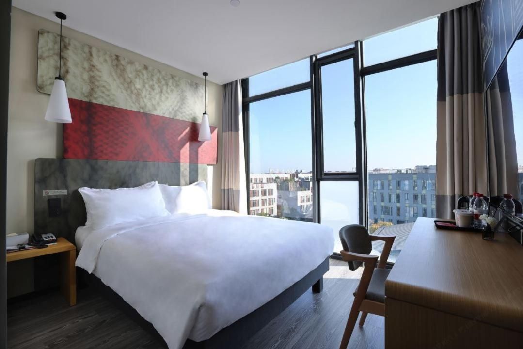 Huazhu - 1 Bed Room