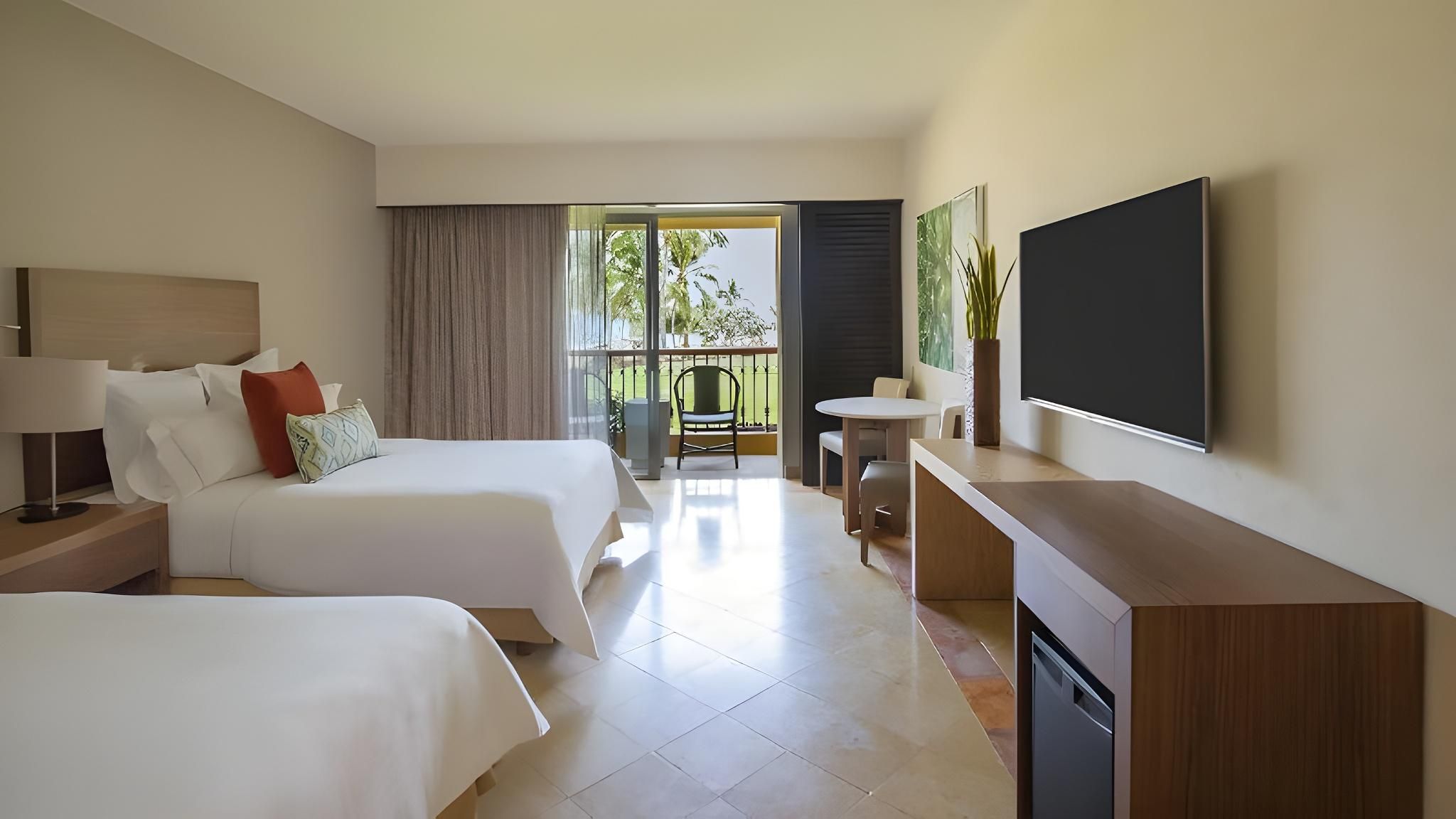Ocean View Solarium Room with 2 Double Beds