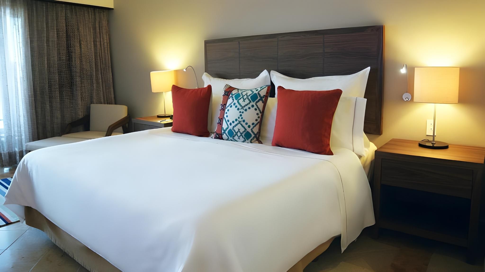Ocean View Solarium Room with King Bed