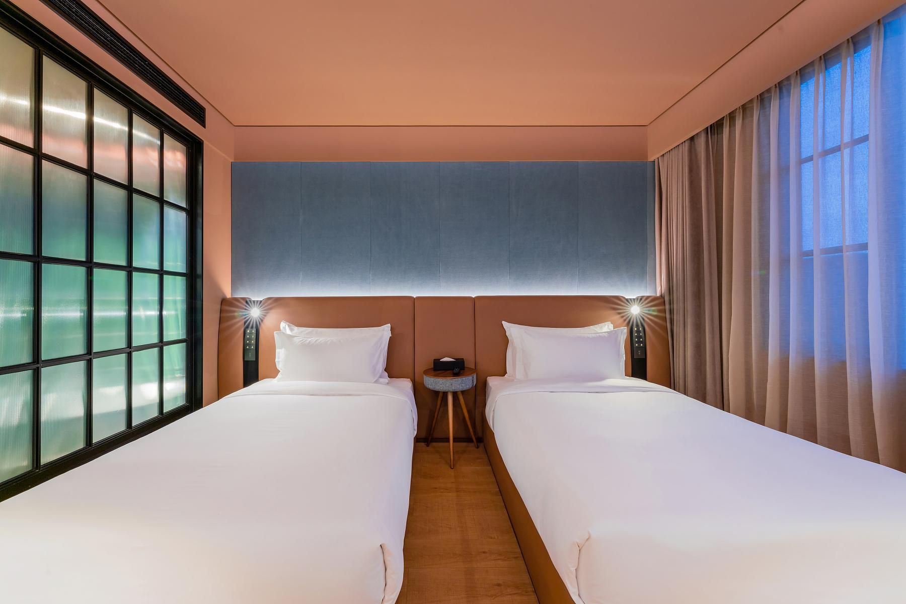 Huazhu - California Sunshine Twin Room