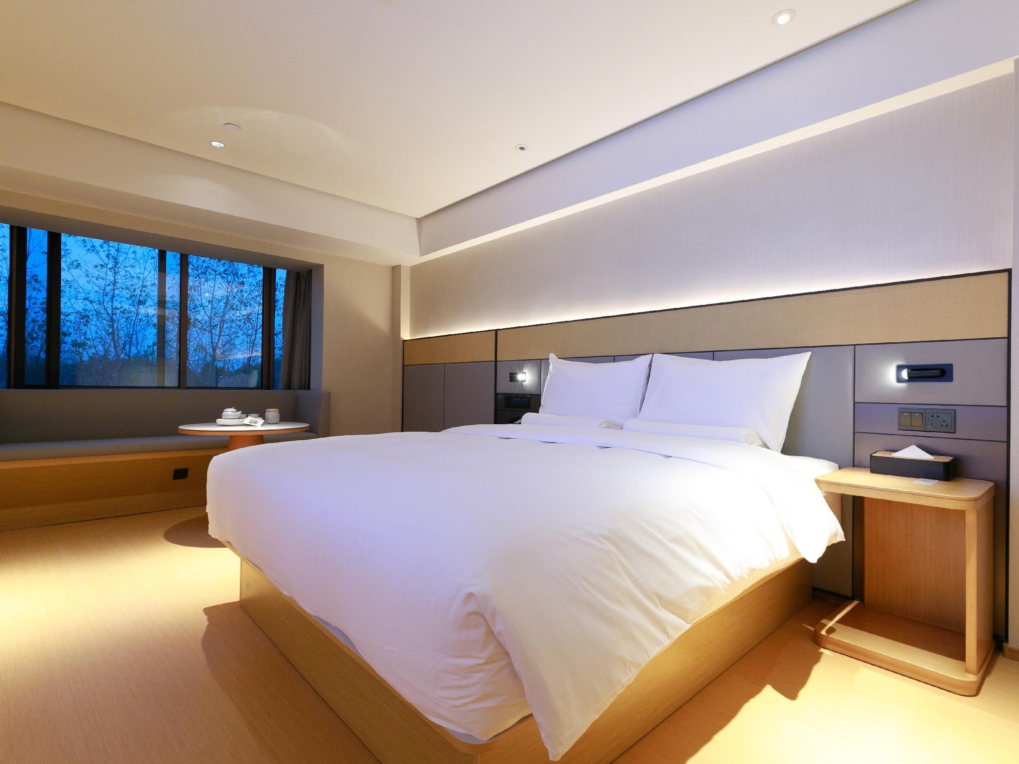 Business Queen Bed Room