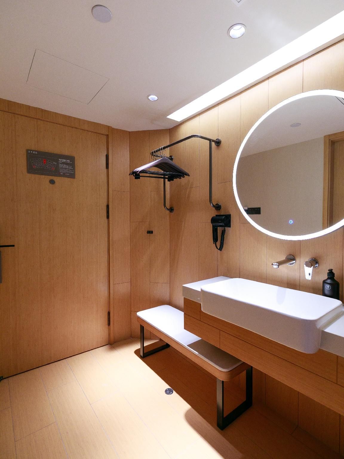 Business Queen Bed Room