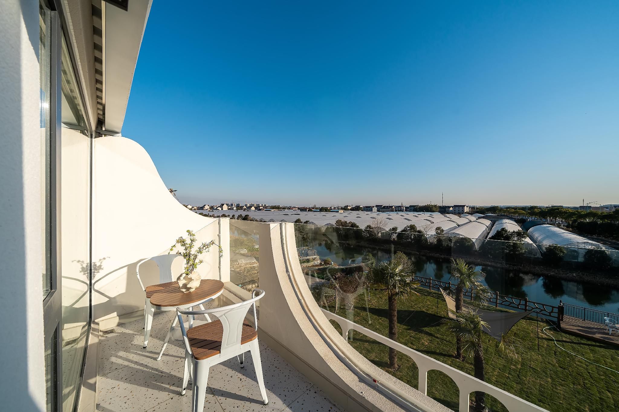 Standard Balcony