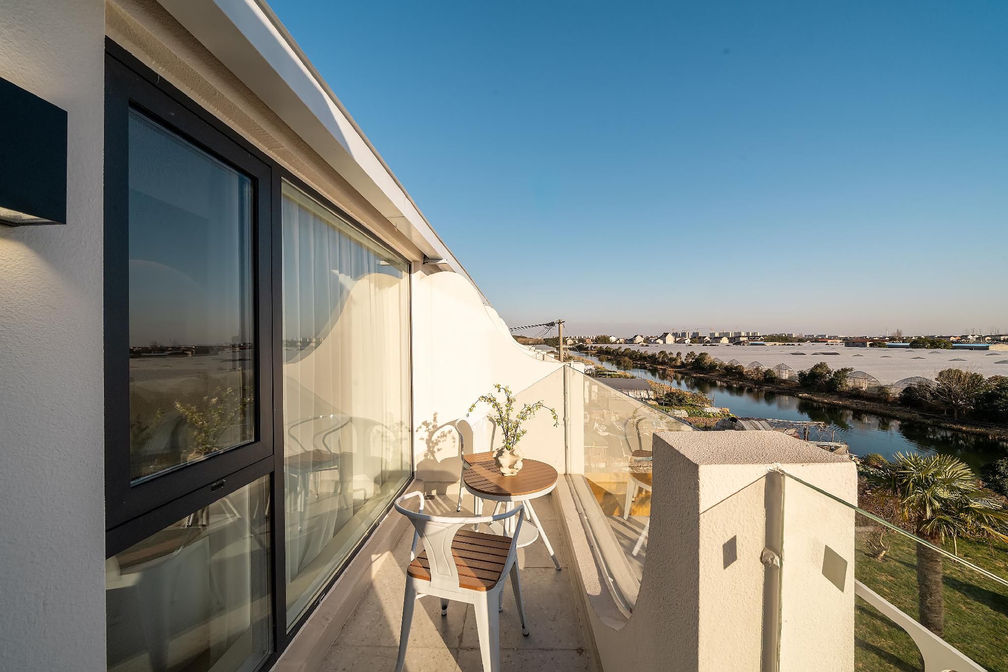 Studio Balcony