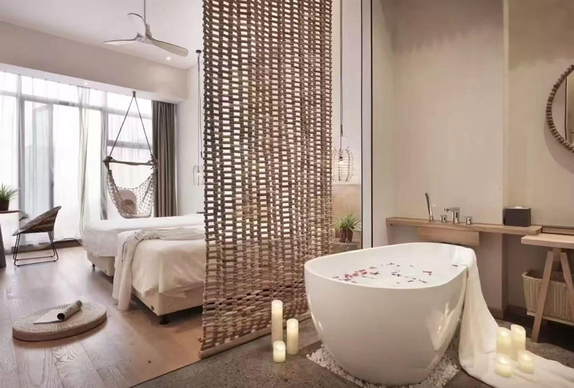 Queen Suite