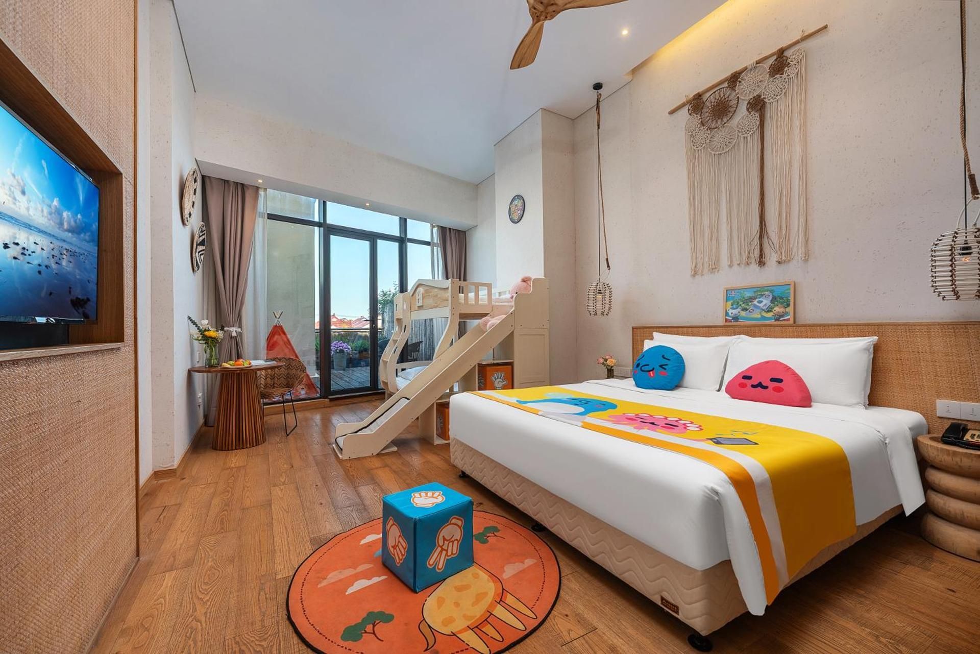 Deluxe Family Suite