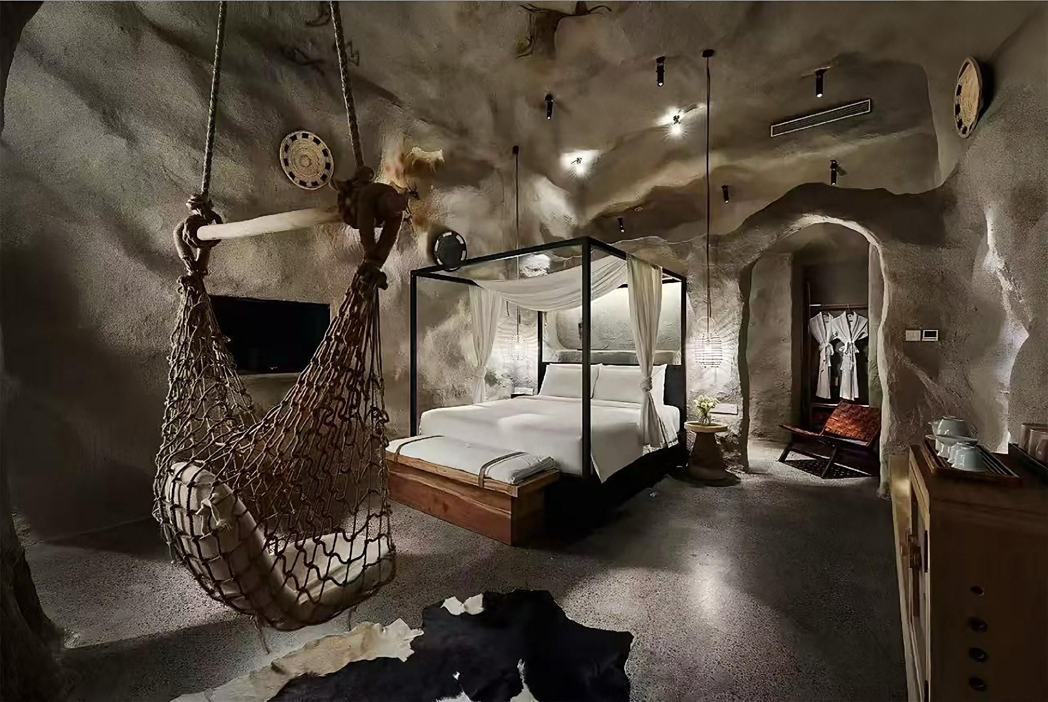 Double Cave Room
