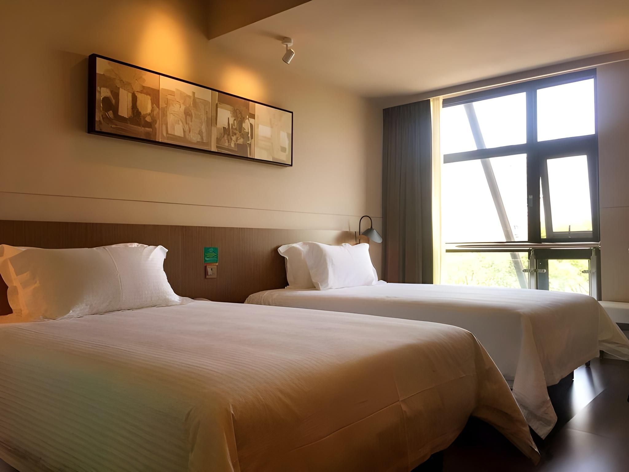 Business Standard Room B