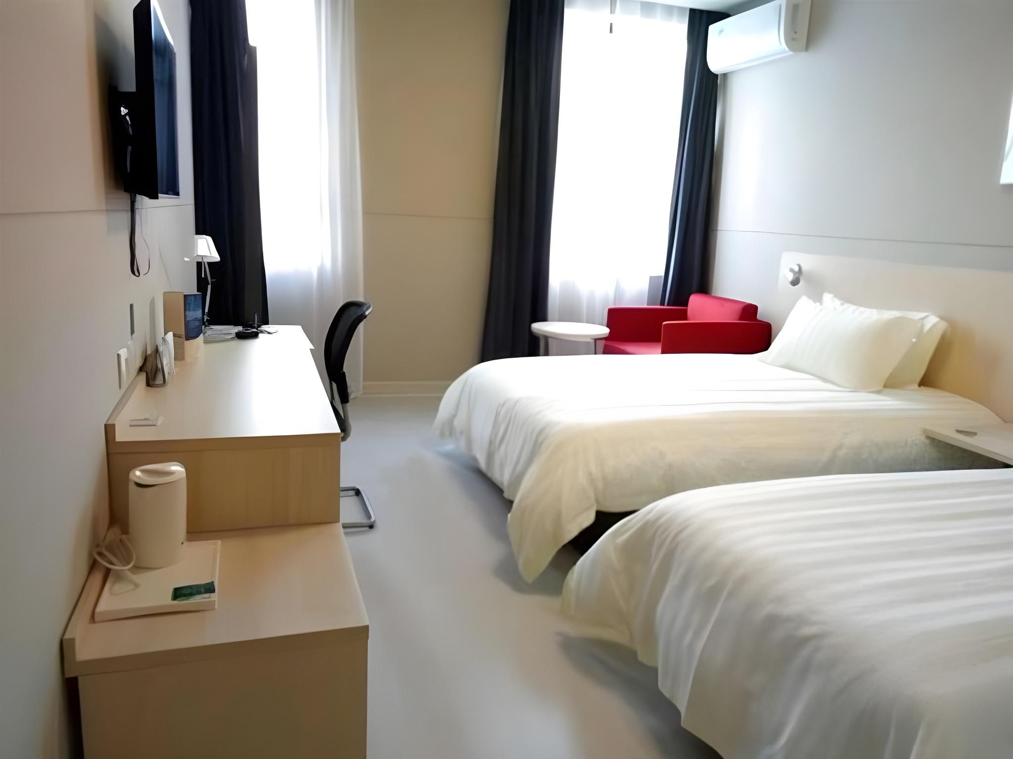 Business Standard Room A