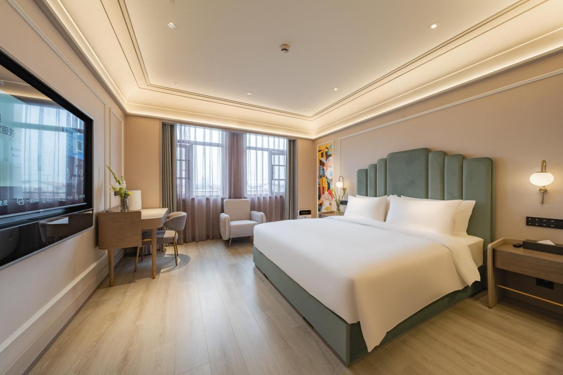 Deluxe Queen Room