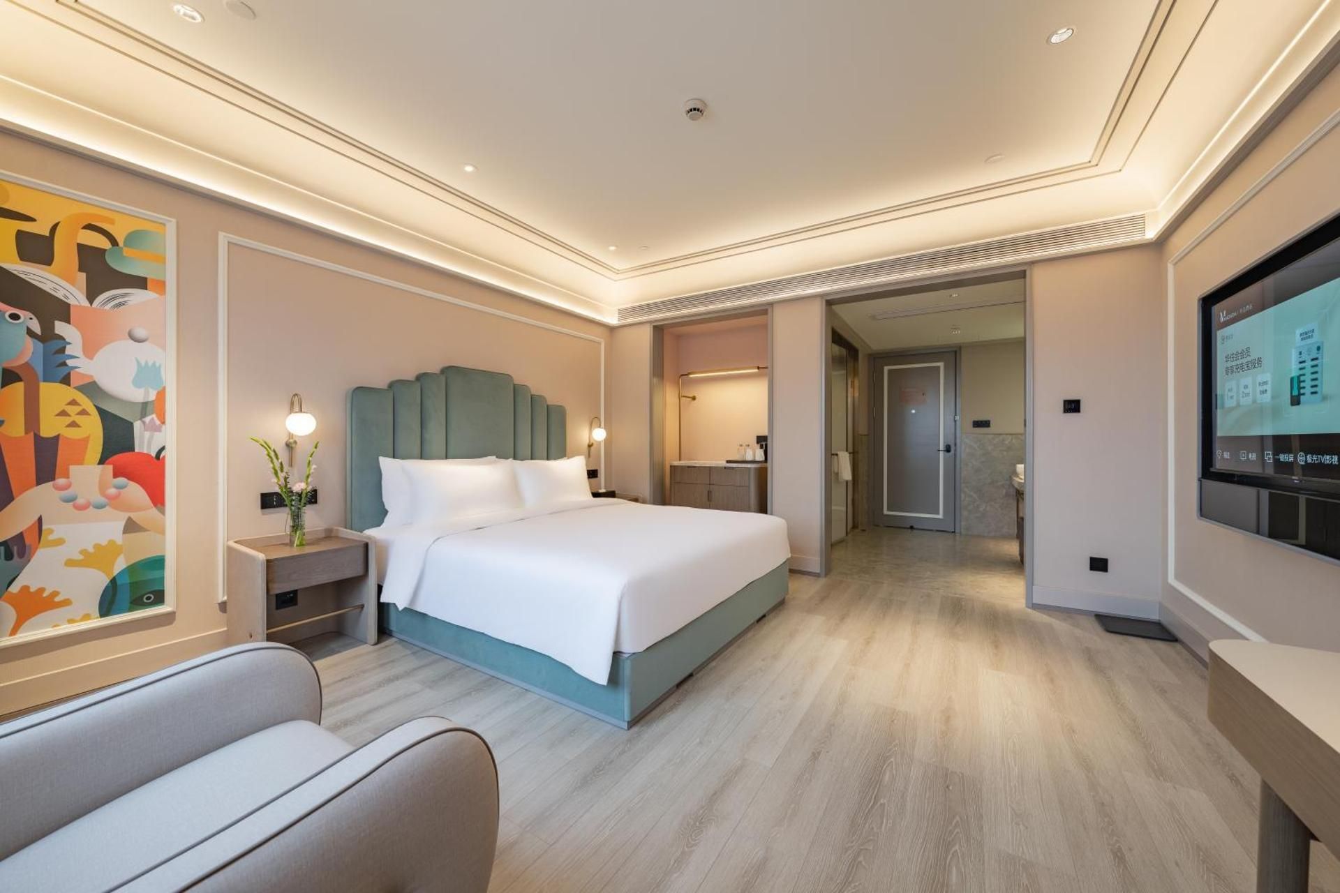 Deluxe Queen Room