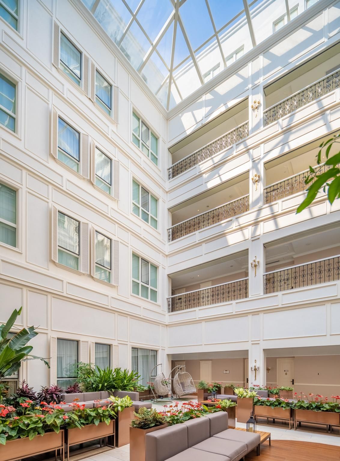 shared lounge/tv area