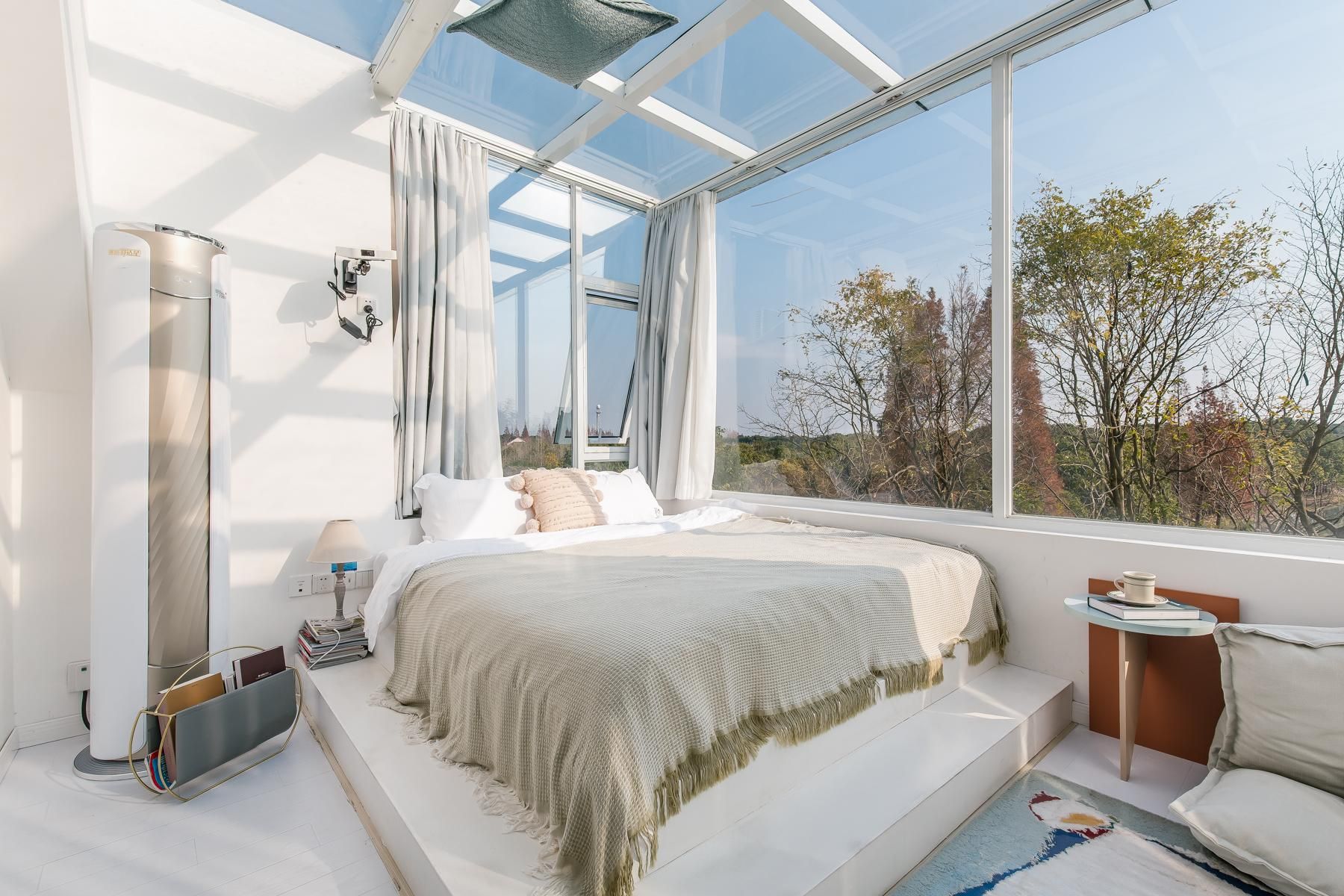 Deluxe King Room with View