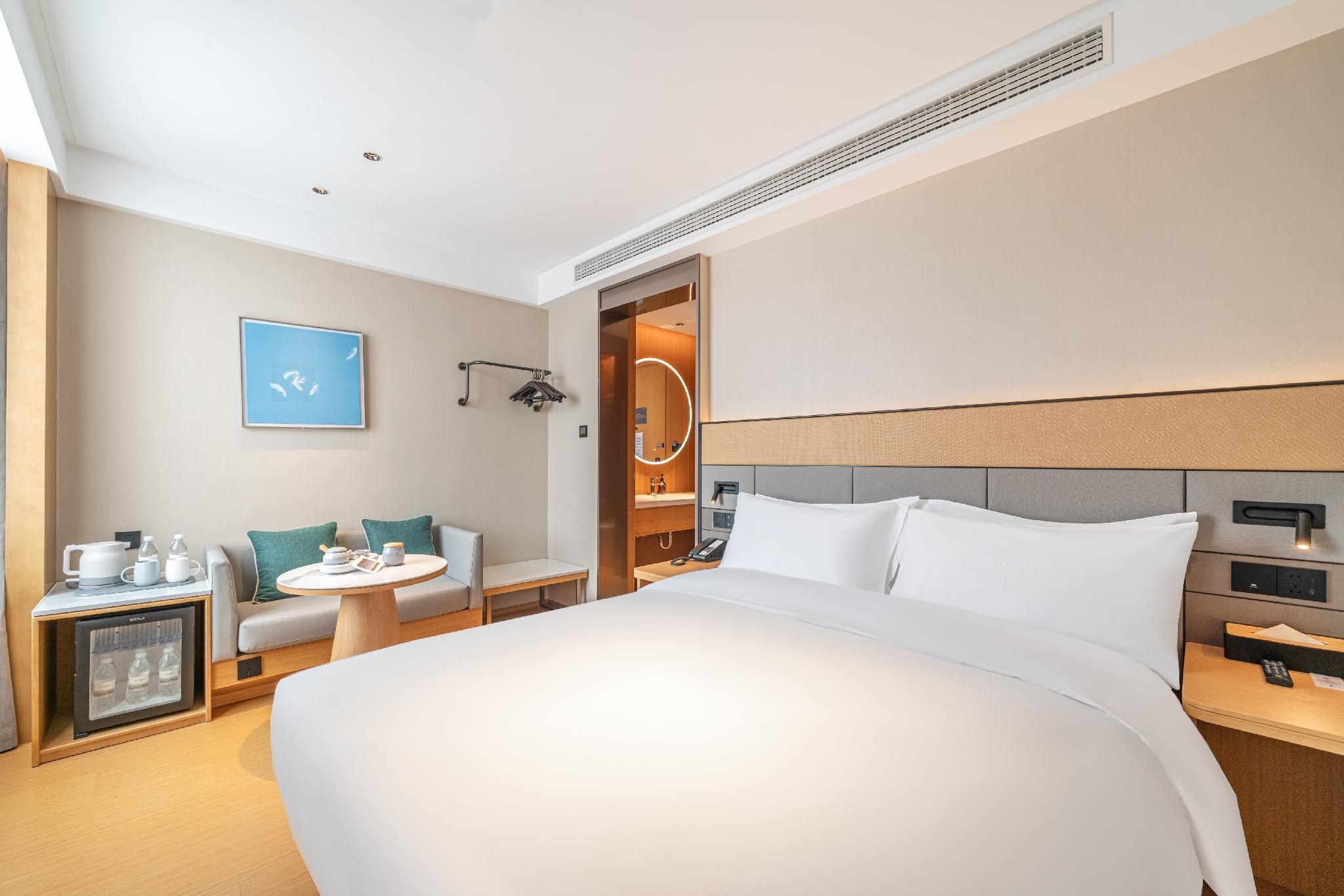 Huazhu - Room With Bed