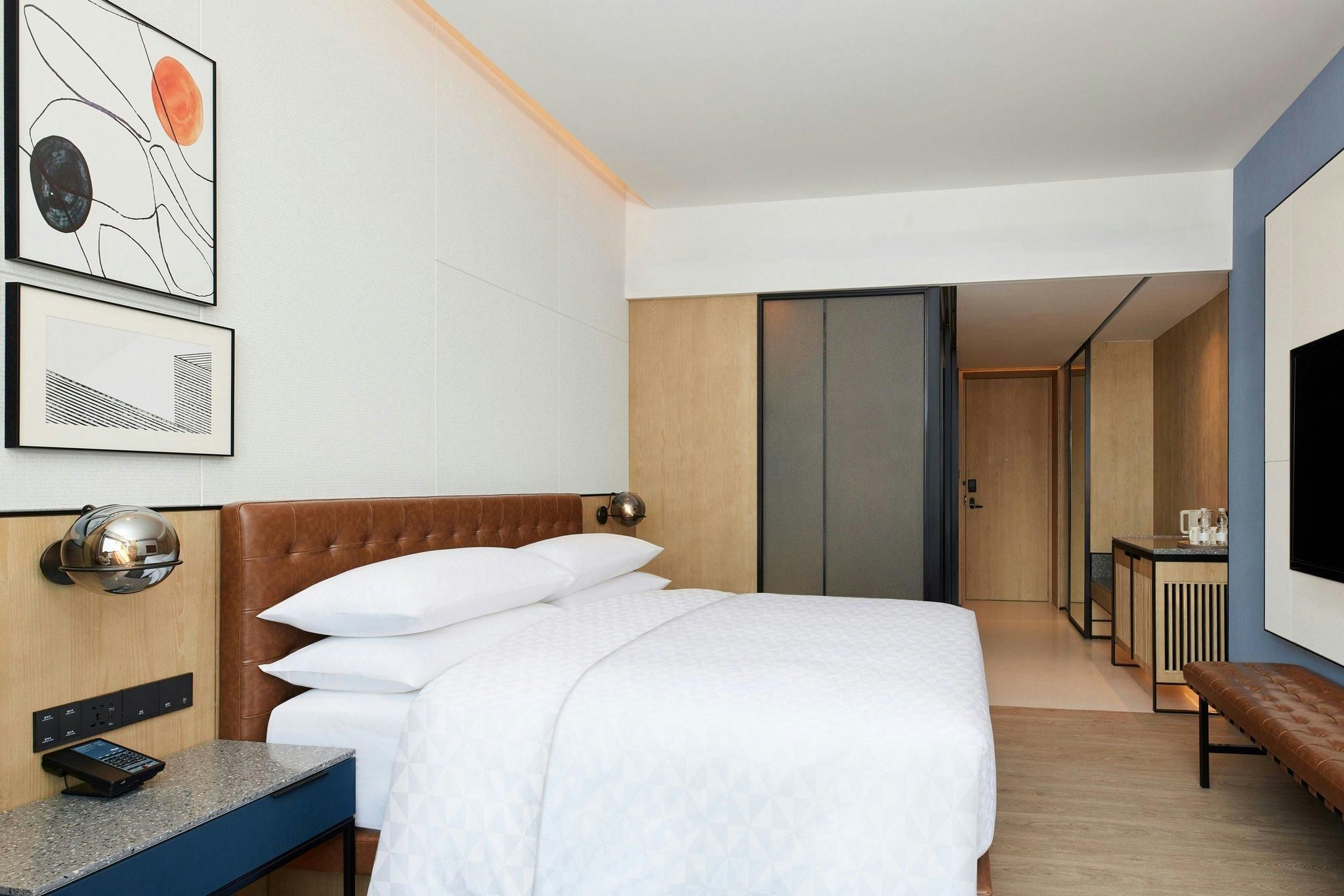 Elegant King, Guest room, 1 King, City view