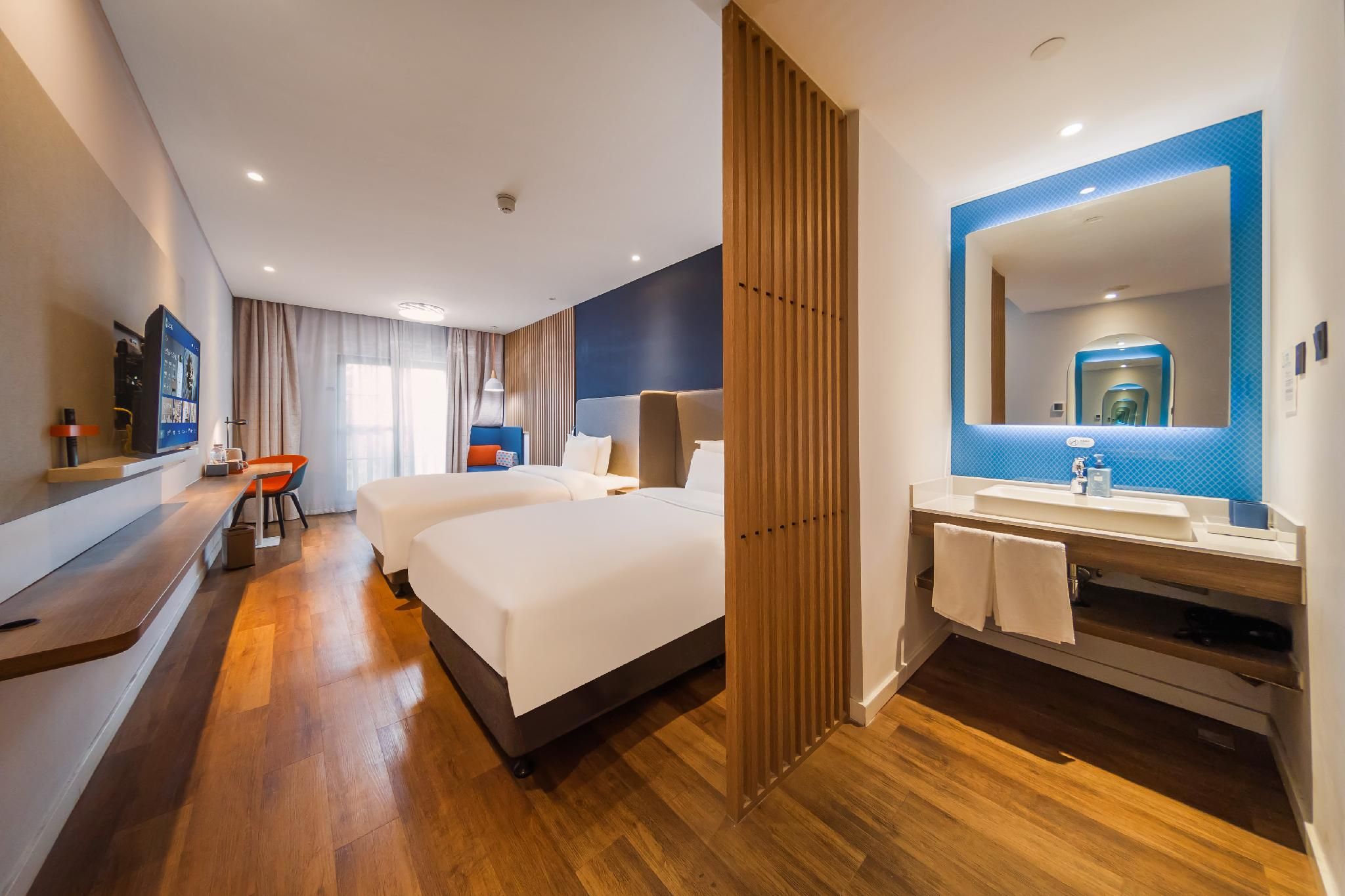 Twin Business Room