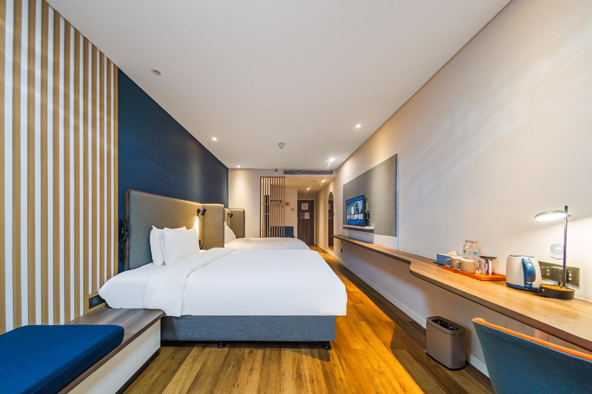 Twin Business Room