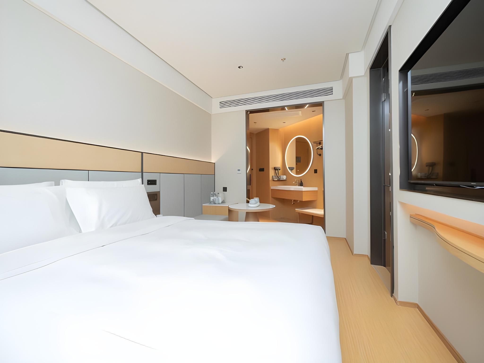 Huazhu - Superior BedRoom