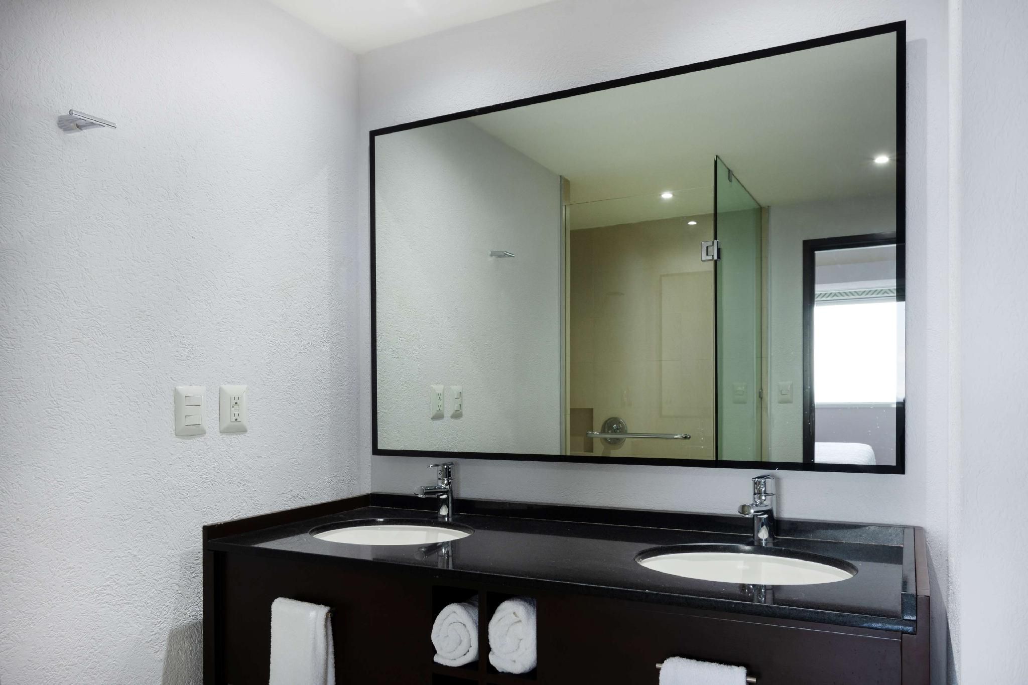 1 King Fridge/wet Bar Studio Suite