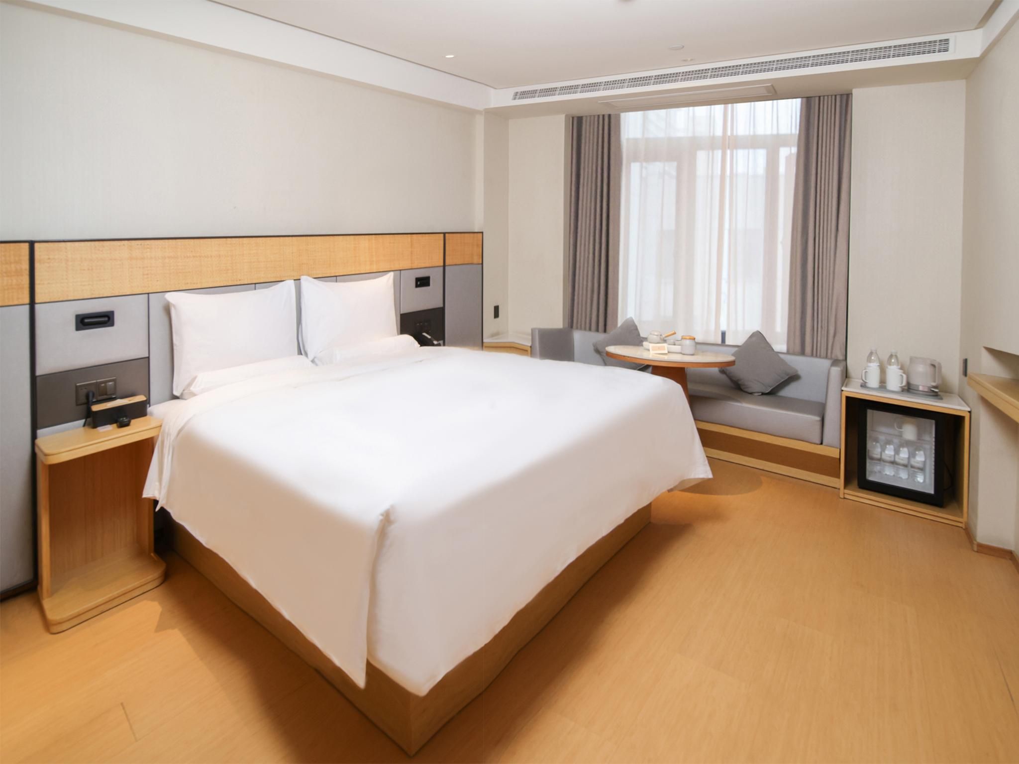 Business Queen Bed Room
