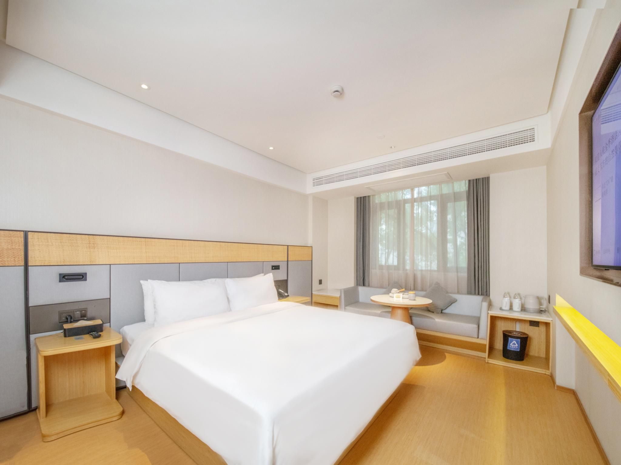 Business Queen Bed Room