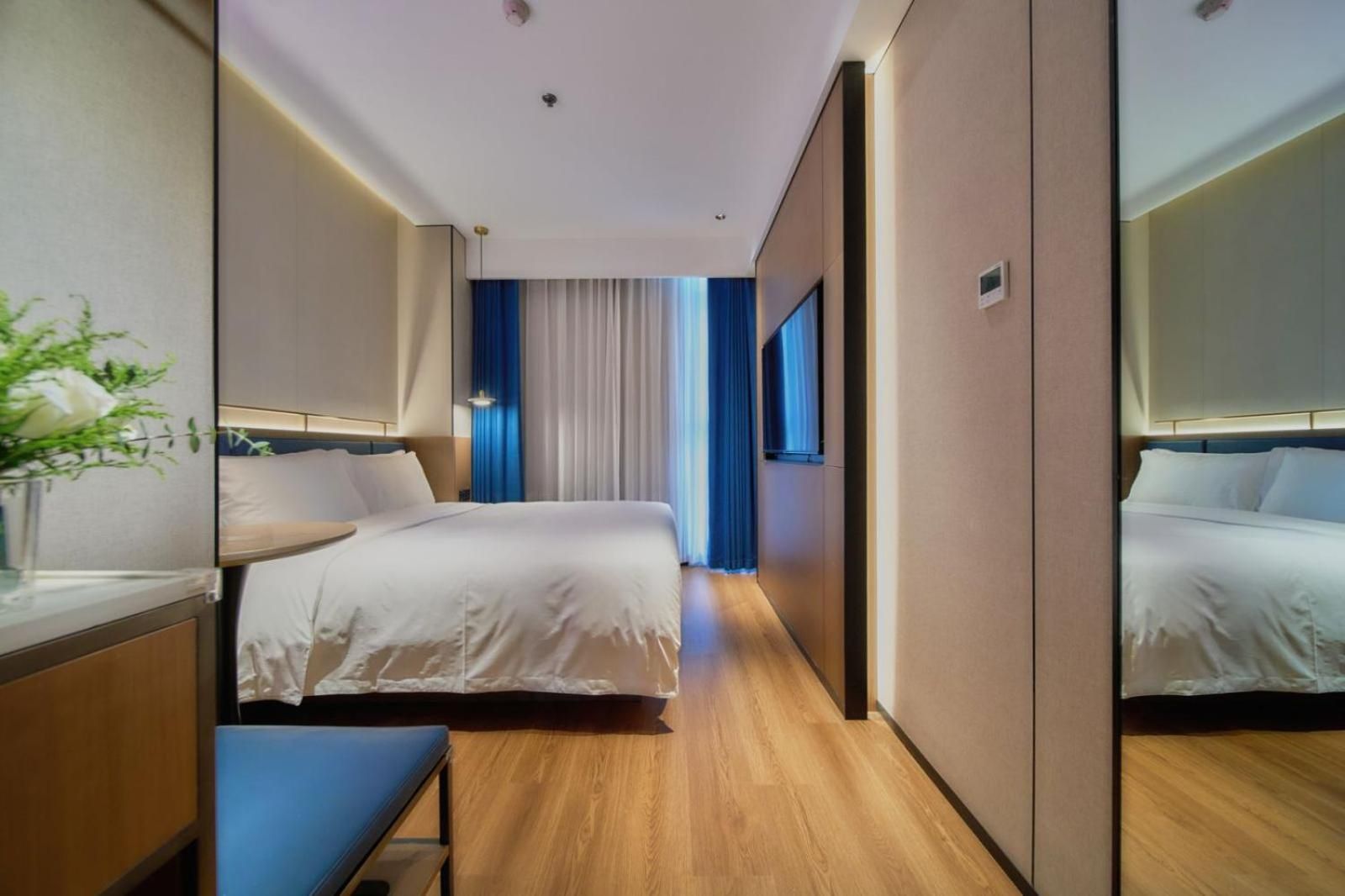 Deluxe Room (1 adult + 2 children)